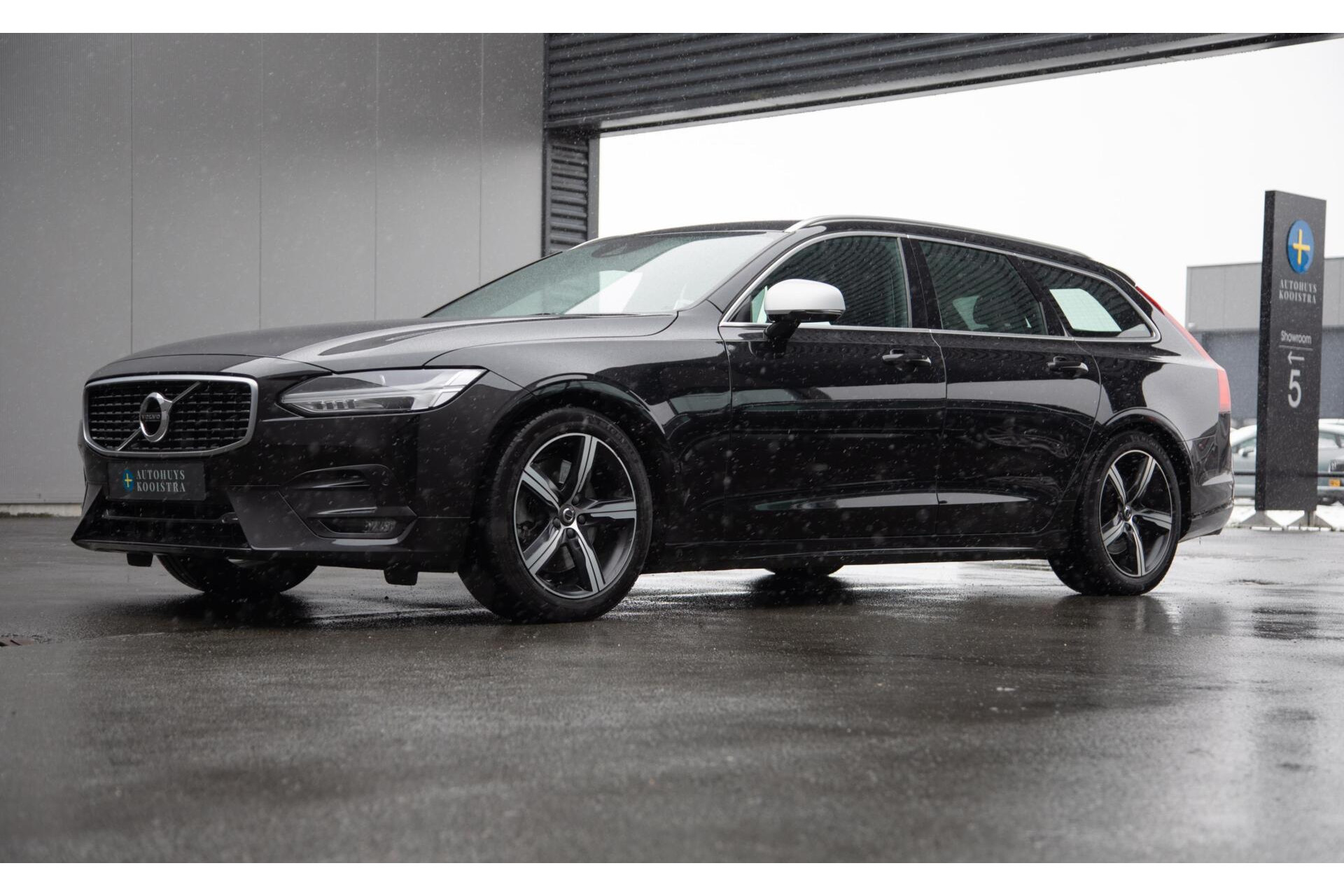 Volvo V90 2.0 T4 Business Sport 190PK|H/K Audio|Leer|Trekhaak|DAB+|LED