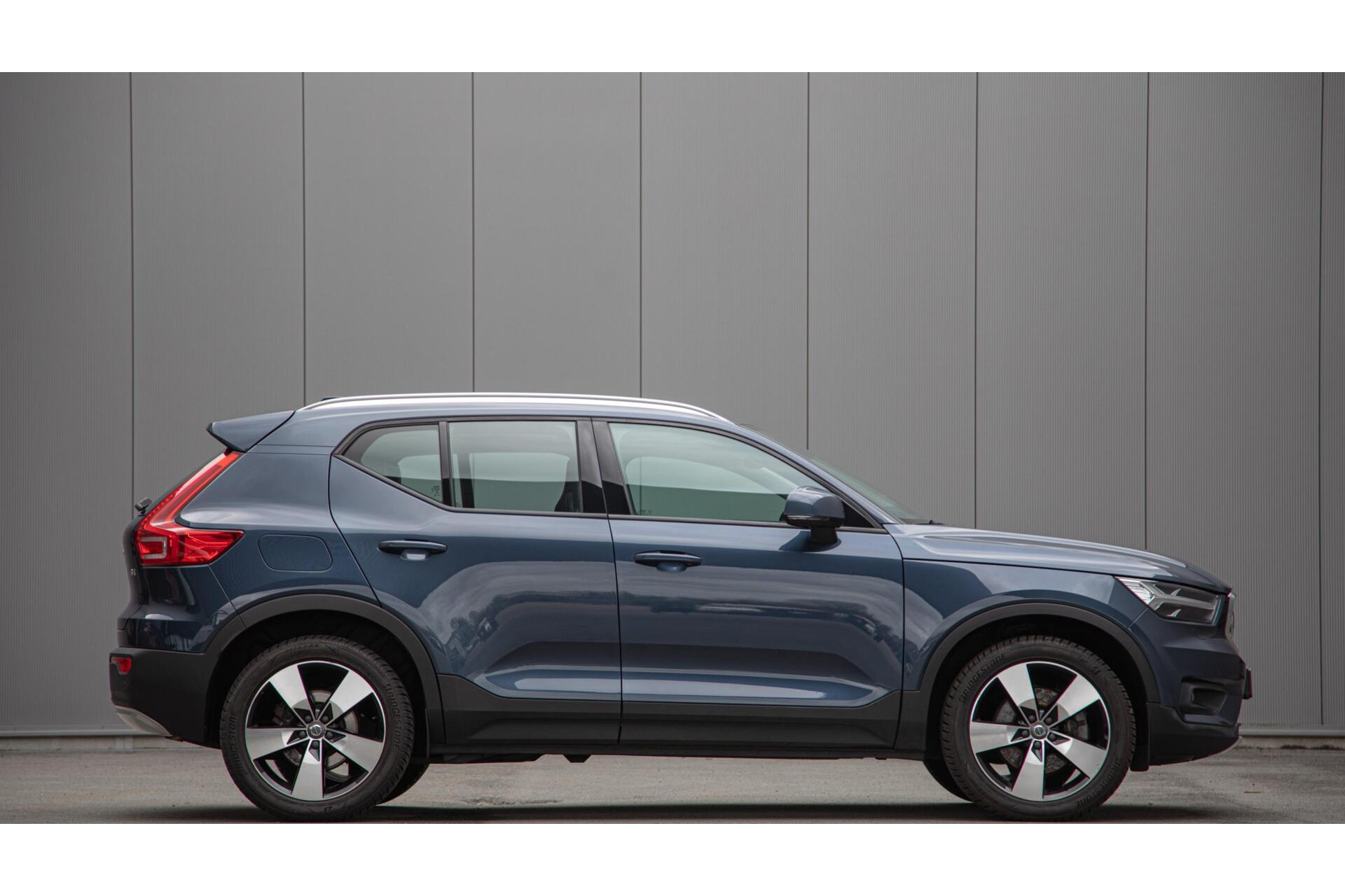 Volvo XC40 - 2.0 B4 Momentum Pro |Full option|Pano|360|Leer|Blis