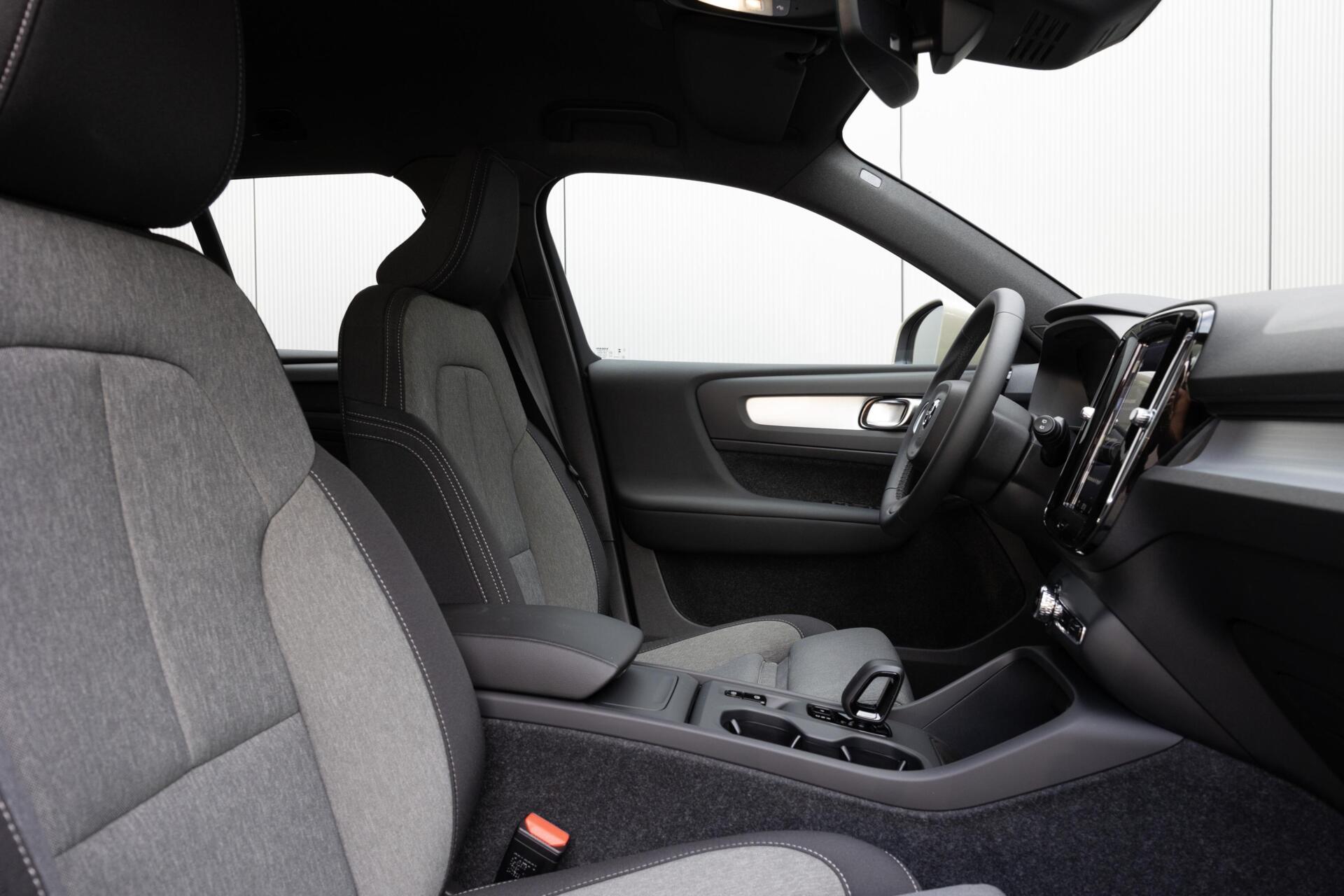 Volvo XC40 B3 Core Mild Hybrid | Keyless | LED | Camera