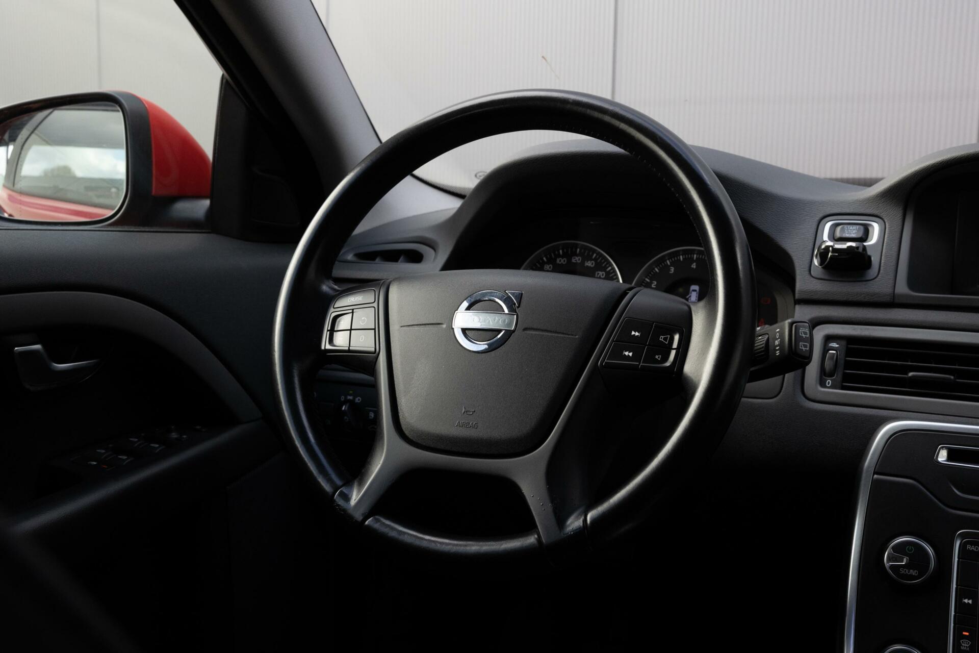 Volvo V70 2.5T Momentum Stoelverwarming|Xenon|230PK