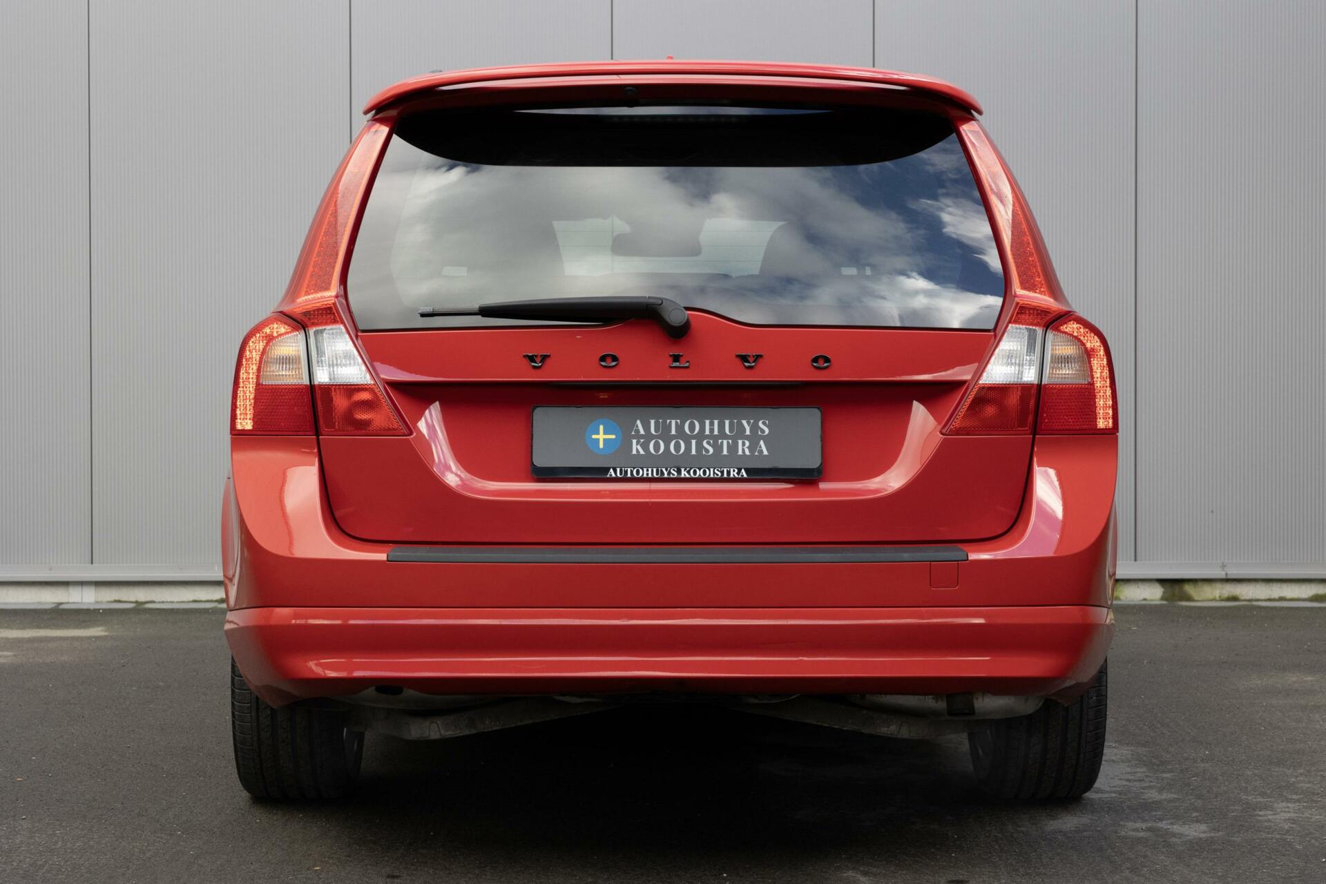 Volvo V70 2.5T Momentum Stoelverwarming|Xenon|230PK