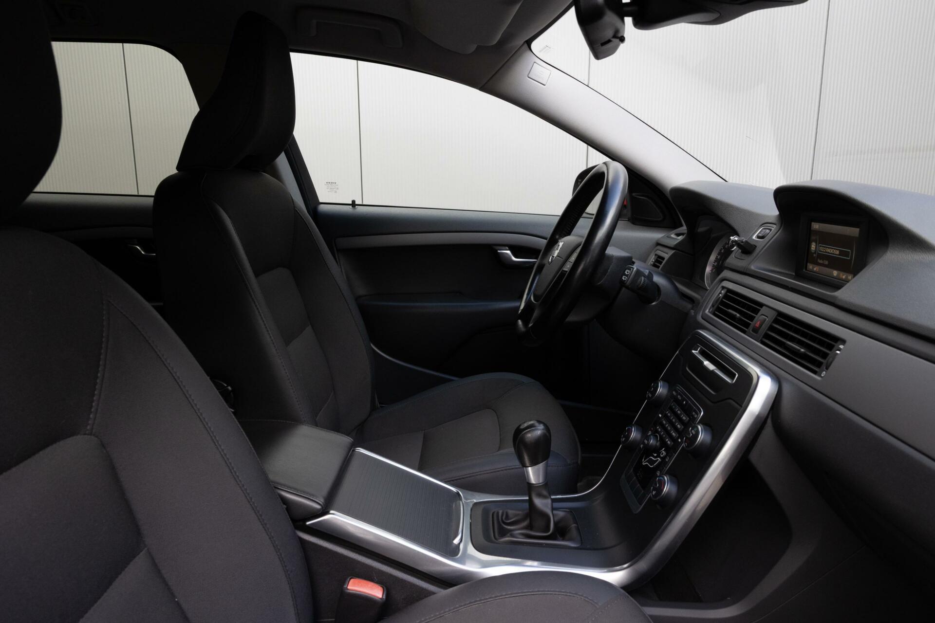 Volvo V70 2.5T Momentum Stoelverwarming|Xenon|230PK