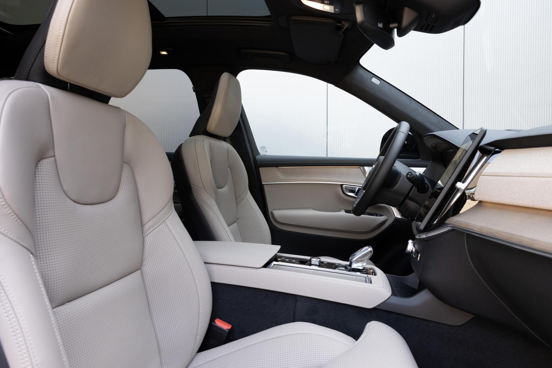 Volvo XC90 T8 Plug-in hybrid AWD Ultra Dark MY 2027 Full Option