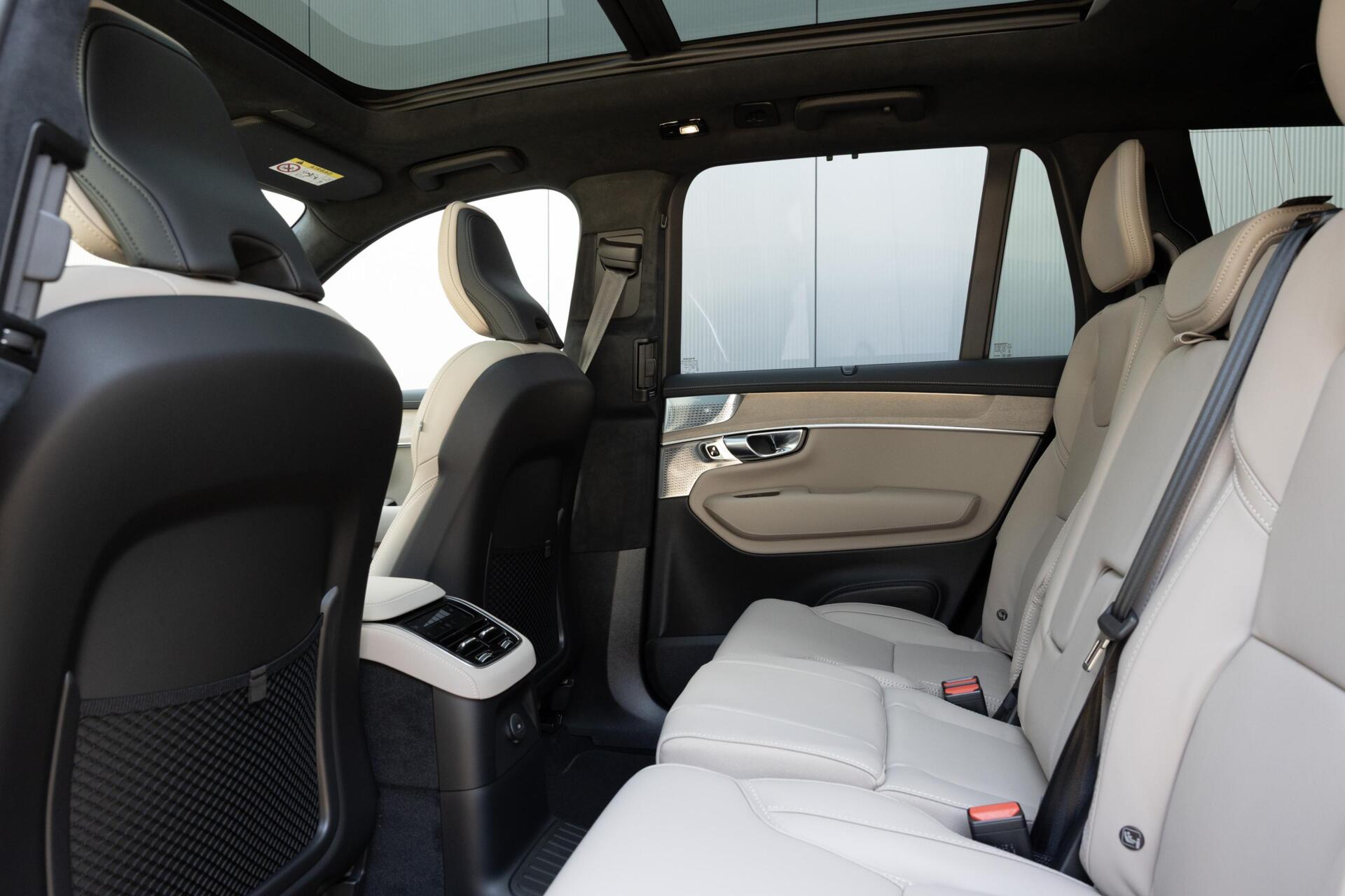 Volvo XC90 T8 Plug-in hybrid AWD Ultra Dark MY 2027 Full Option