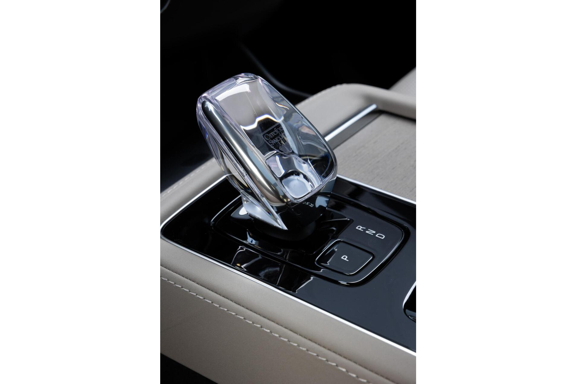 Volvo XC90 T8 Plug-in hybrid AWD Ultra Dark MY 2027 Full Option