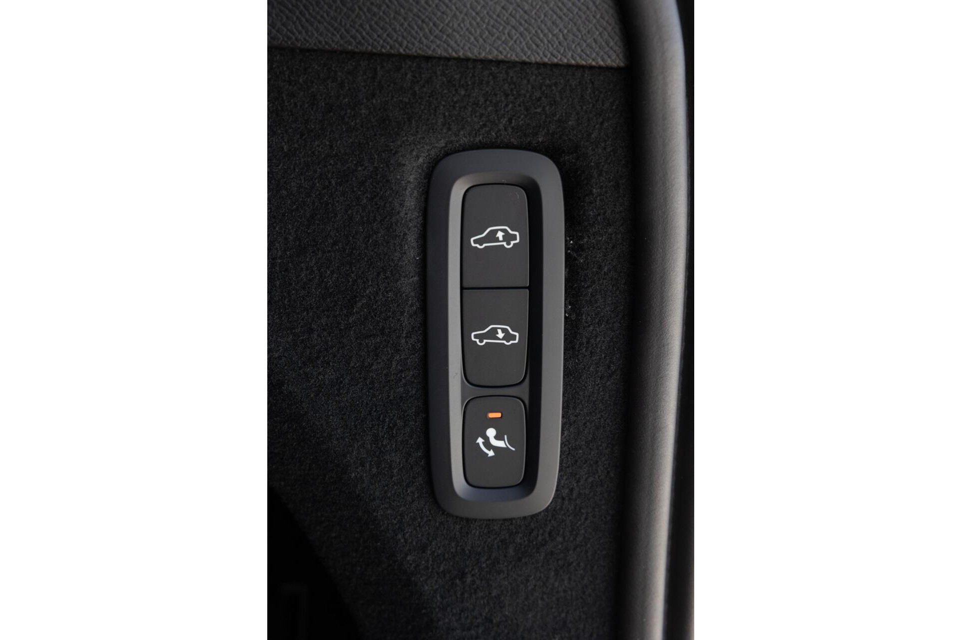 Volvo XC90 T8 Plug-in hybrid AWD Ultra Dark MY 2027 Full Option