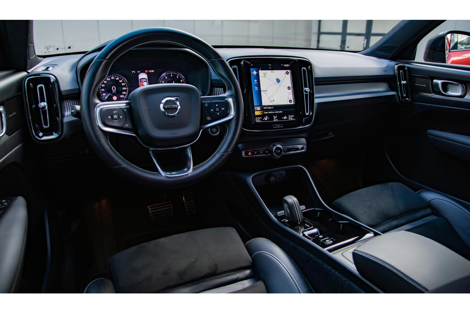 Volvo XC40 2.0 B4 R-Design 190PK|LED|H/K Audio|Keyless
