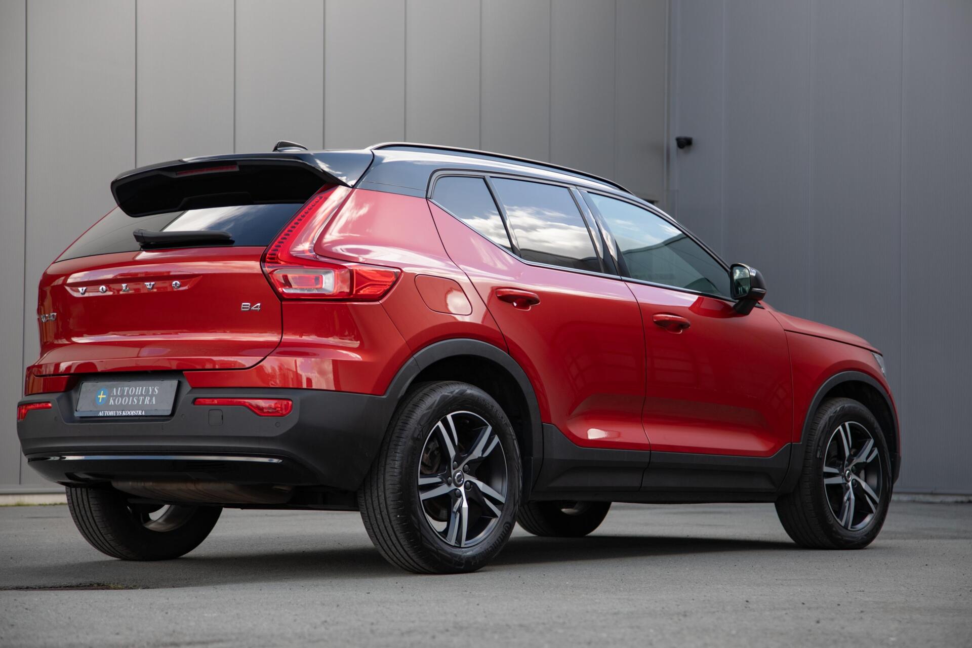 Volvo XC40 2.0 B4 R-Design 190PK|LED|H/K Audio|Keyless