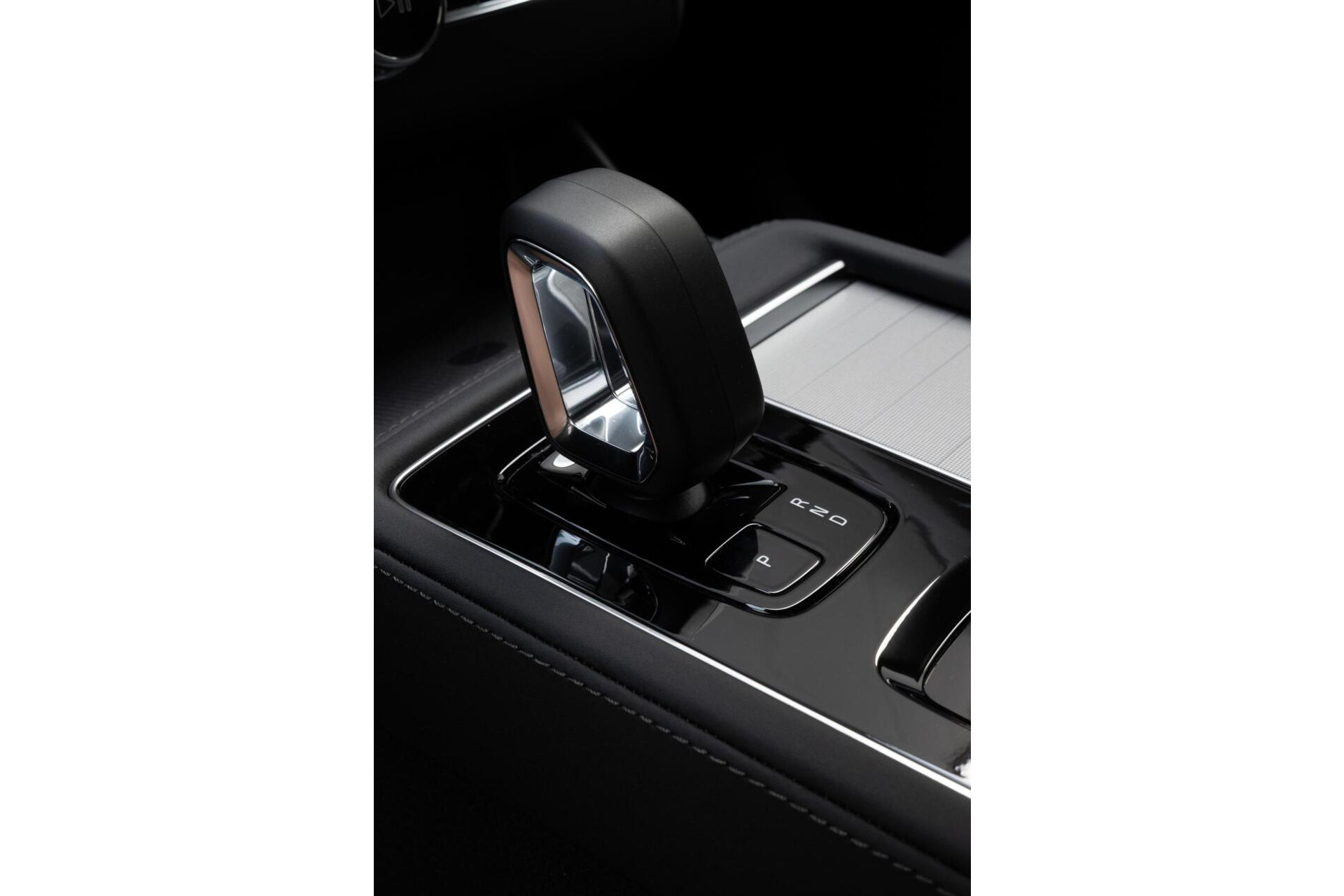Volvo XC90 2.0 T8 Plug-in hybrid AWD Core MY 2027