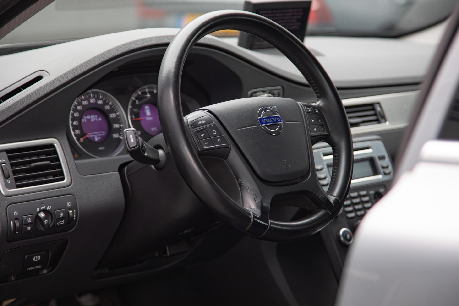 Volvo XC70 2.0 D3 FWD Momentum Cruise|Clima|Trekhaak
