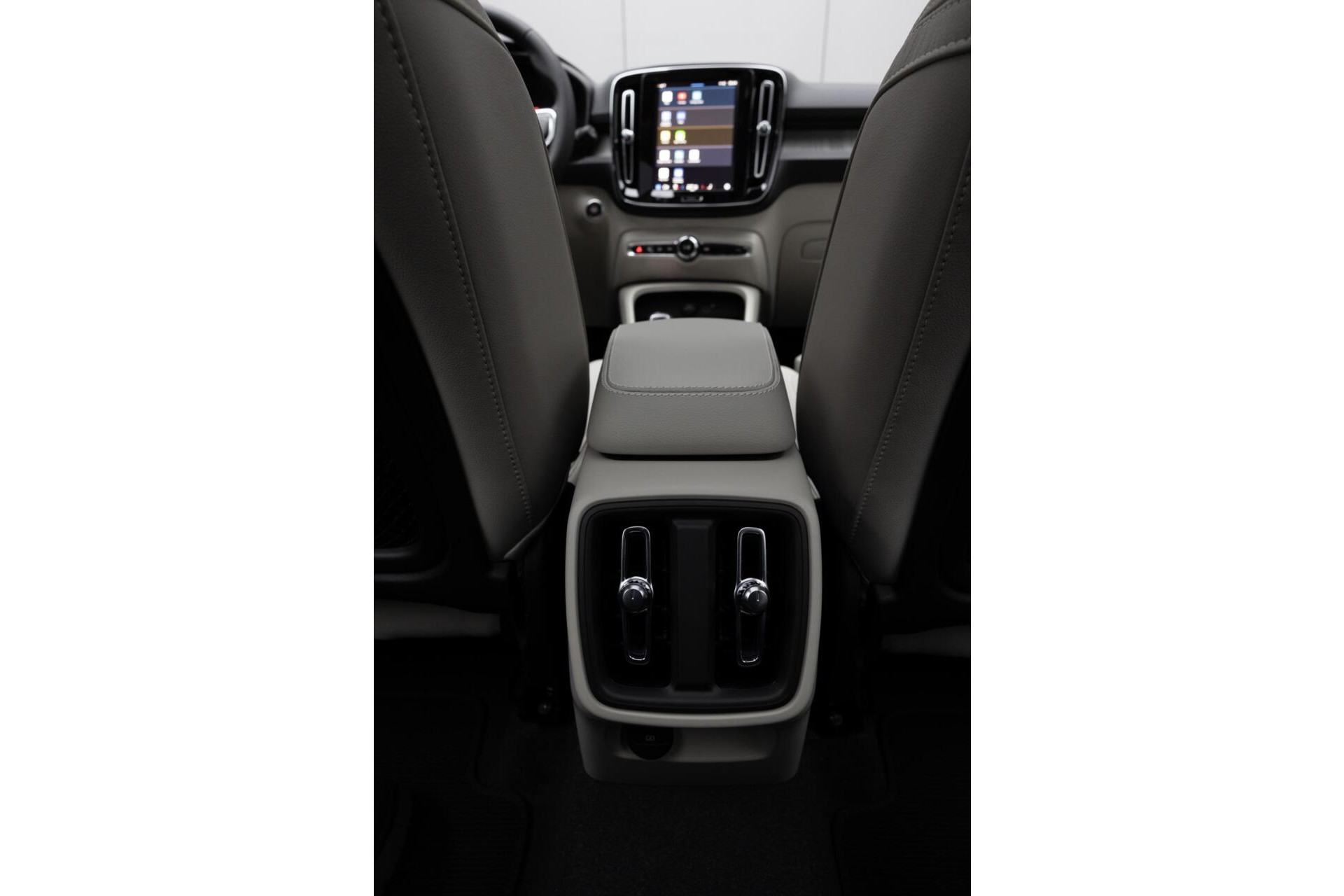 Volvo XC40 B3 MY 2027 SAMENSTELLEN EXTRA VOORDEEL