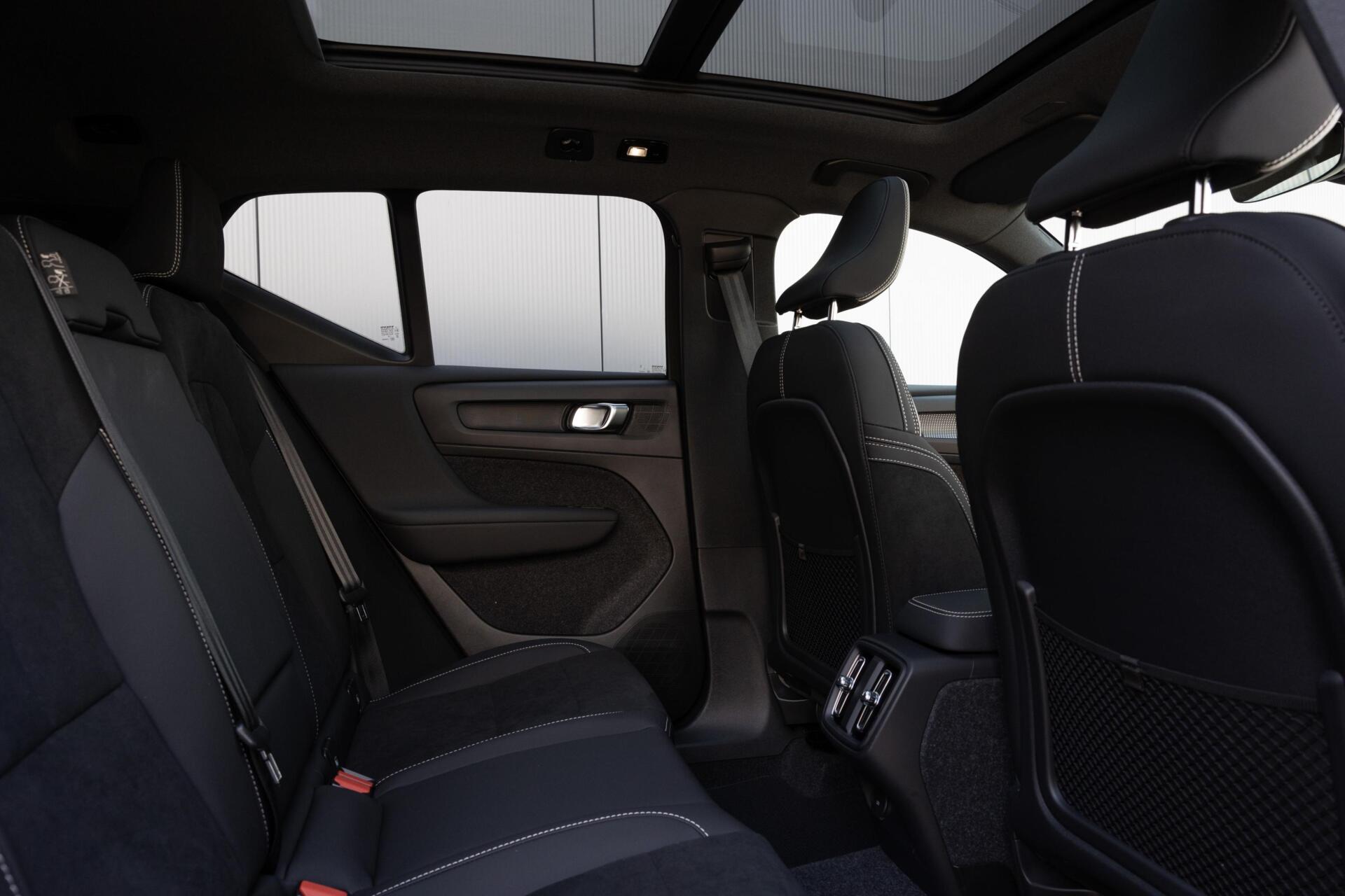 Volvo XC40 | B4 Ultra Dark|Black Edition |FULL OPTION|360° Camera|Panoramadak|MY 2027|