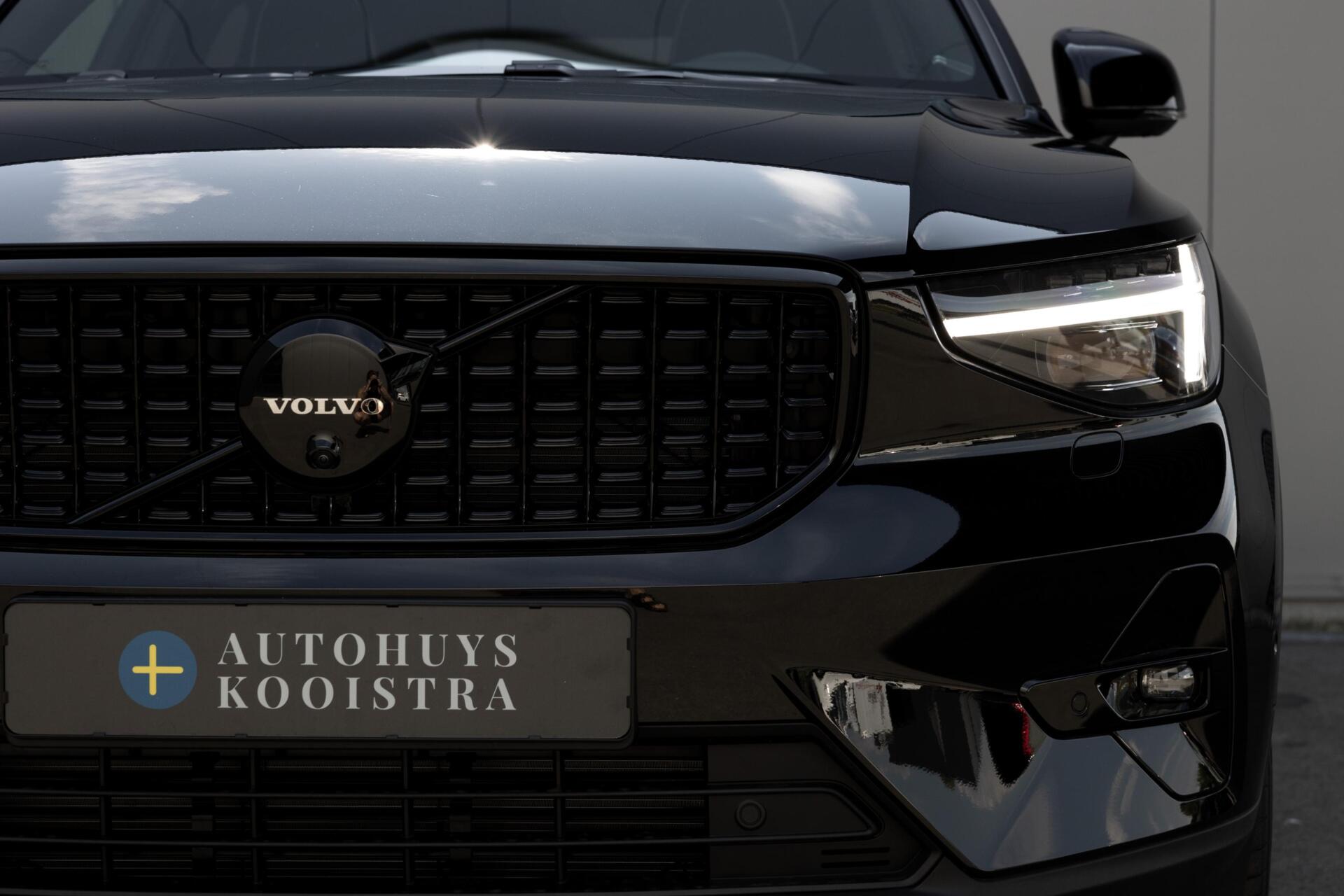 Volvo XC40 | B4 Ultra Dark|Black Edition |FULL OPTION|360° Camera|Panoramadak|MY 2027|