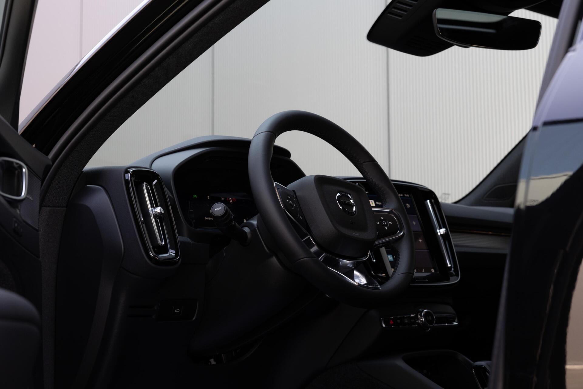 Volvo XC40 | B4 Ultra Dark|Black Edition |FULL OPTION|360° Camera|Panoramadak|MY 2027|