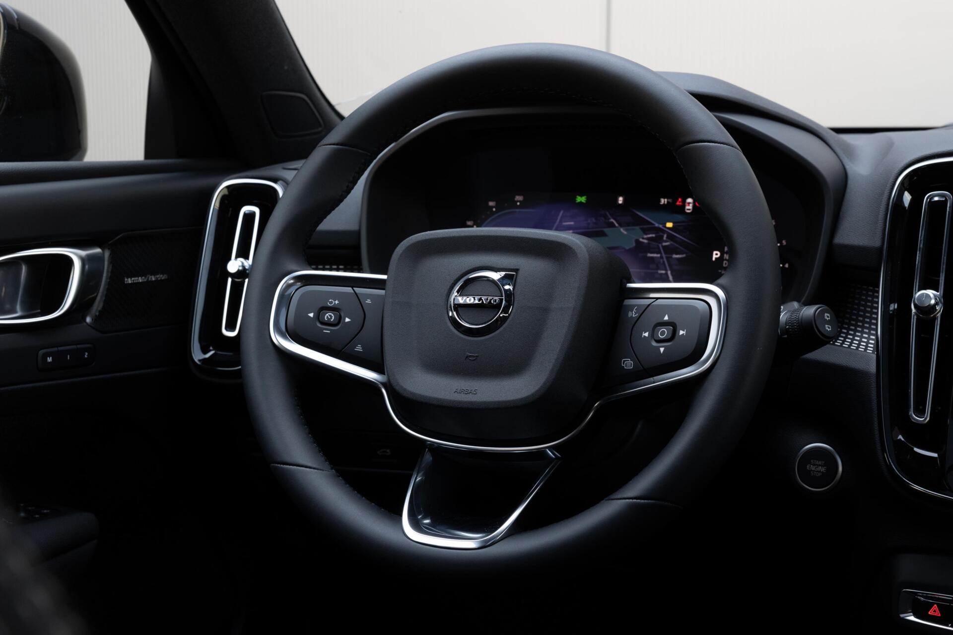 Volvo XC40 | B4 Ultra Dark|Black Edition |FULL OPTION|360° Camera|Panoramadak|MY 2027|