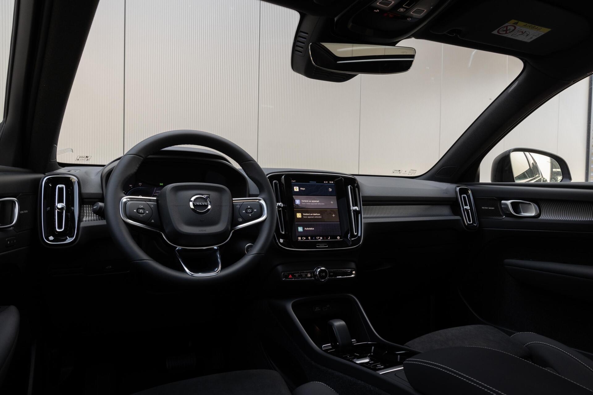Volvo XC40 | B4 Ultra Dark|Black Edition |FULL OPTION|360° Camera|Panoramadak|MY 2027|