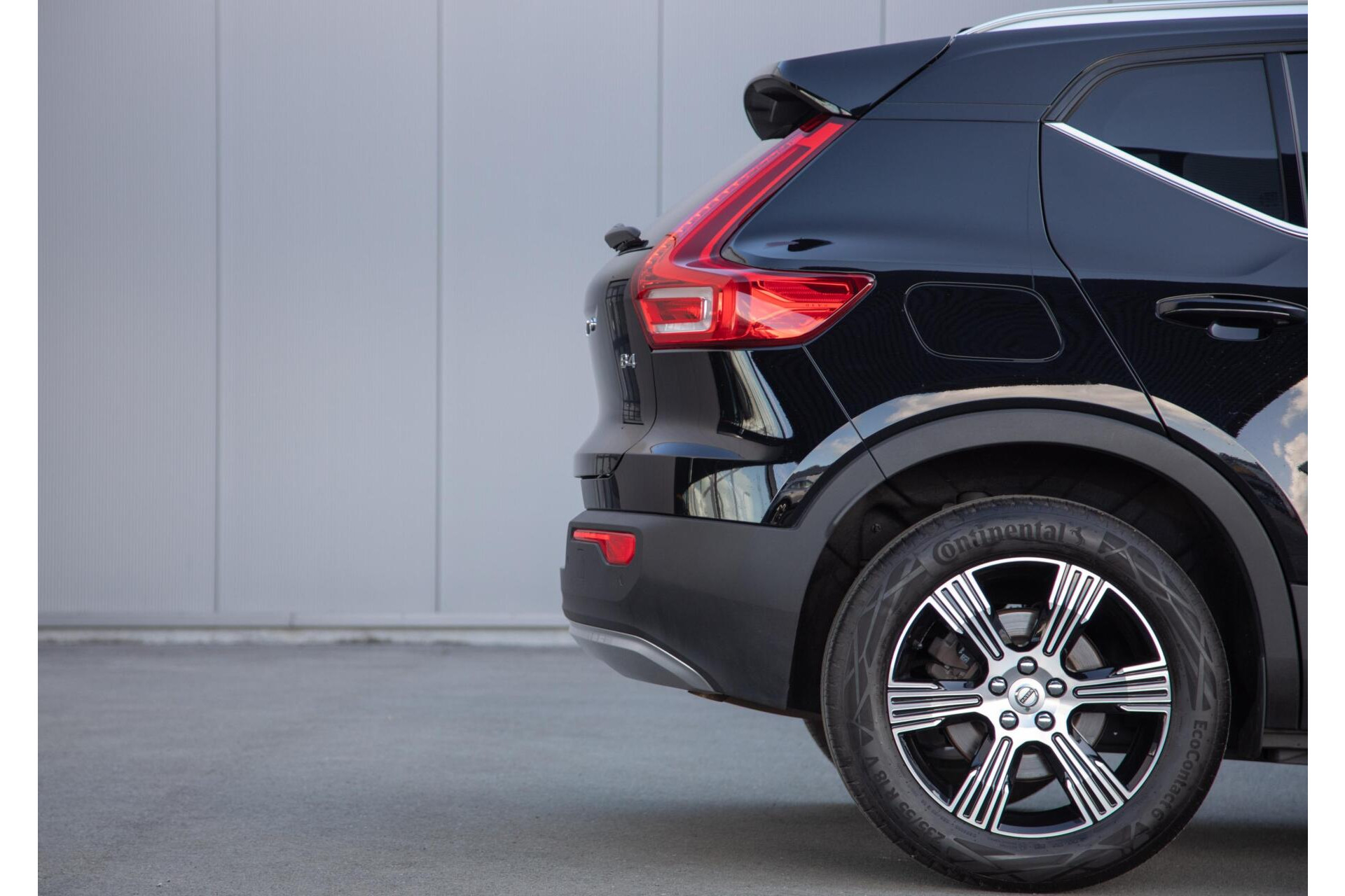 Volvo XC40 2.0 B4 Inscription Leer|Keyless|DAB+|LED