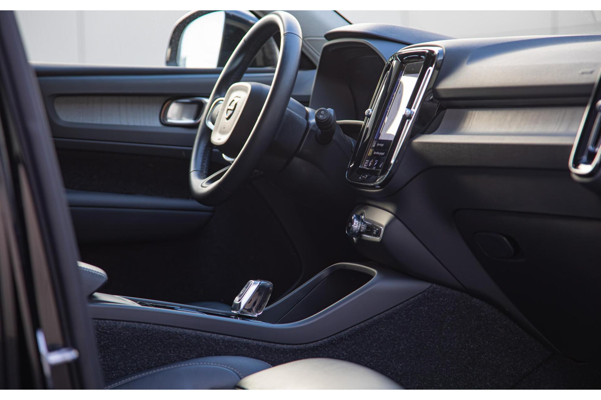 Volvo XC40 2.0 B4 Inscription Leer|Keyless|DAB+|LED