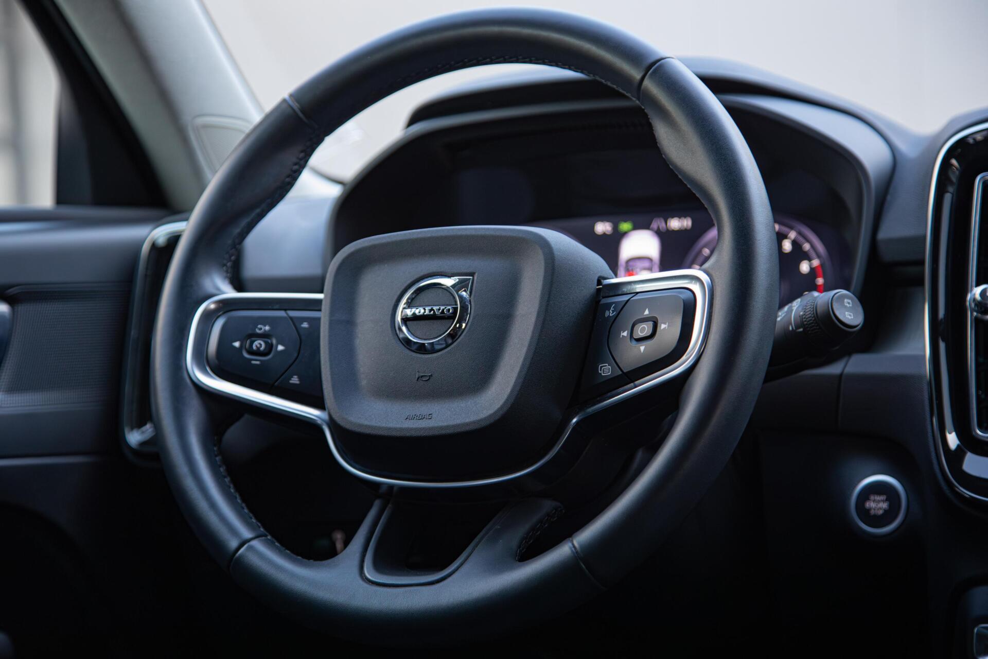 Volvo XC40 2.0 B4 Inscription Leer|Keyless|DAB+|LED