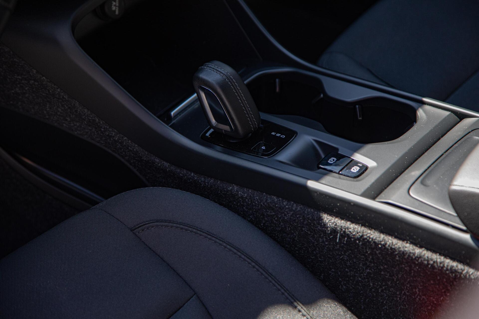 Volvo XC40 1.5 T3 Momentum Business Automaat Keyless Carplay Trekhaak