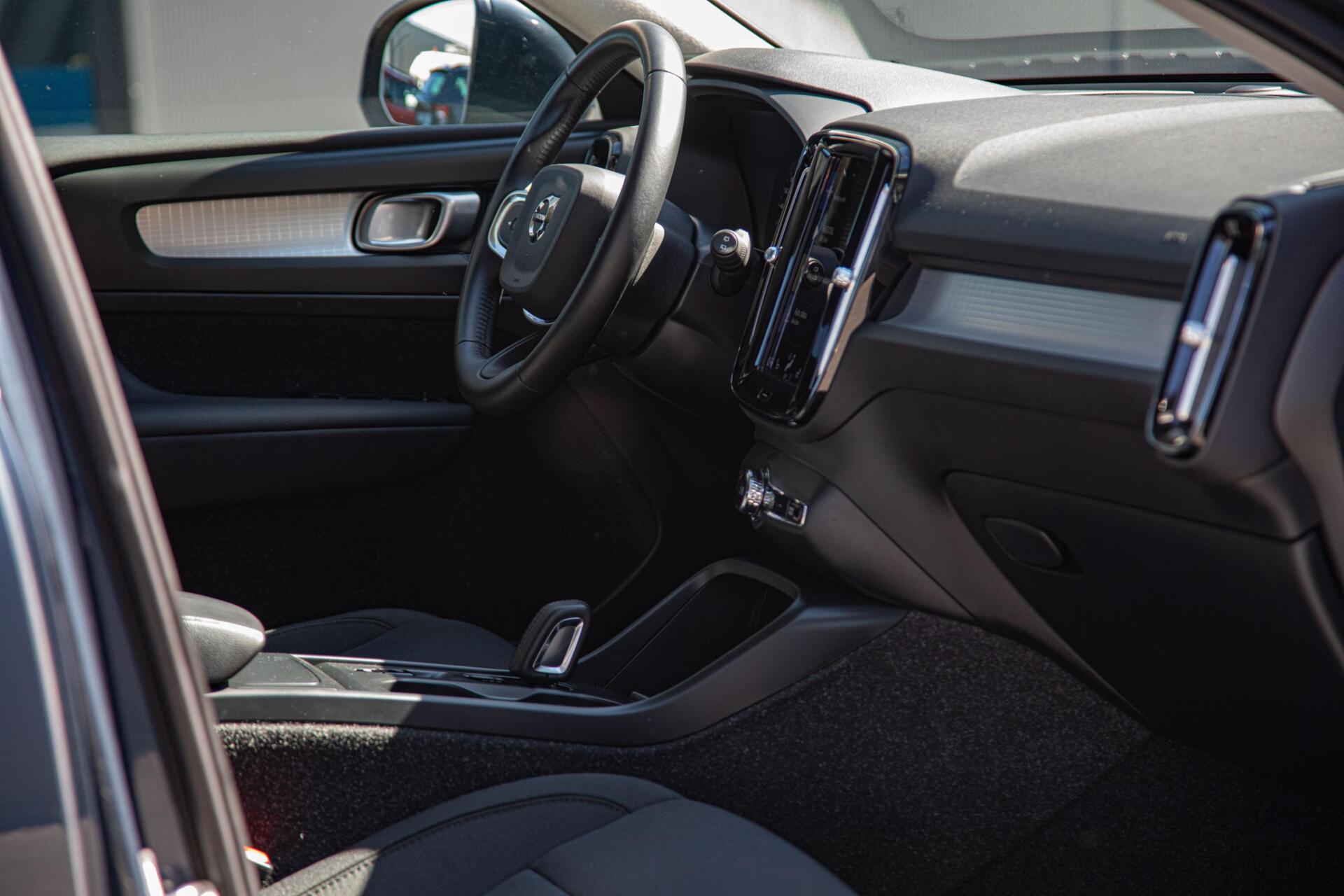 Volvo XC40 1.5 T3 Momentum Business Automaat Keyless Carplay Trekhaak