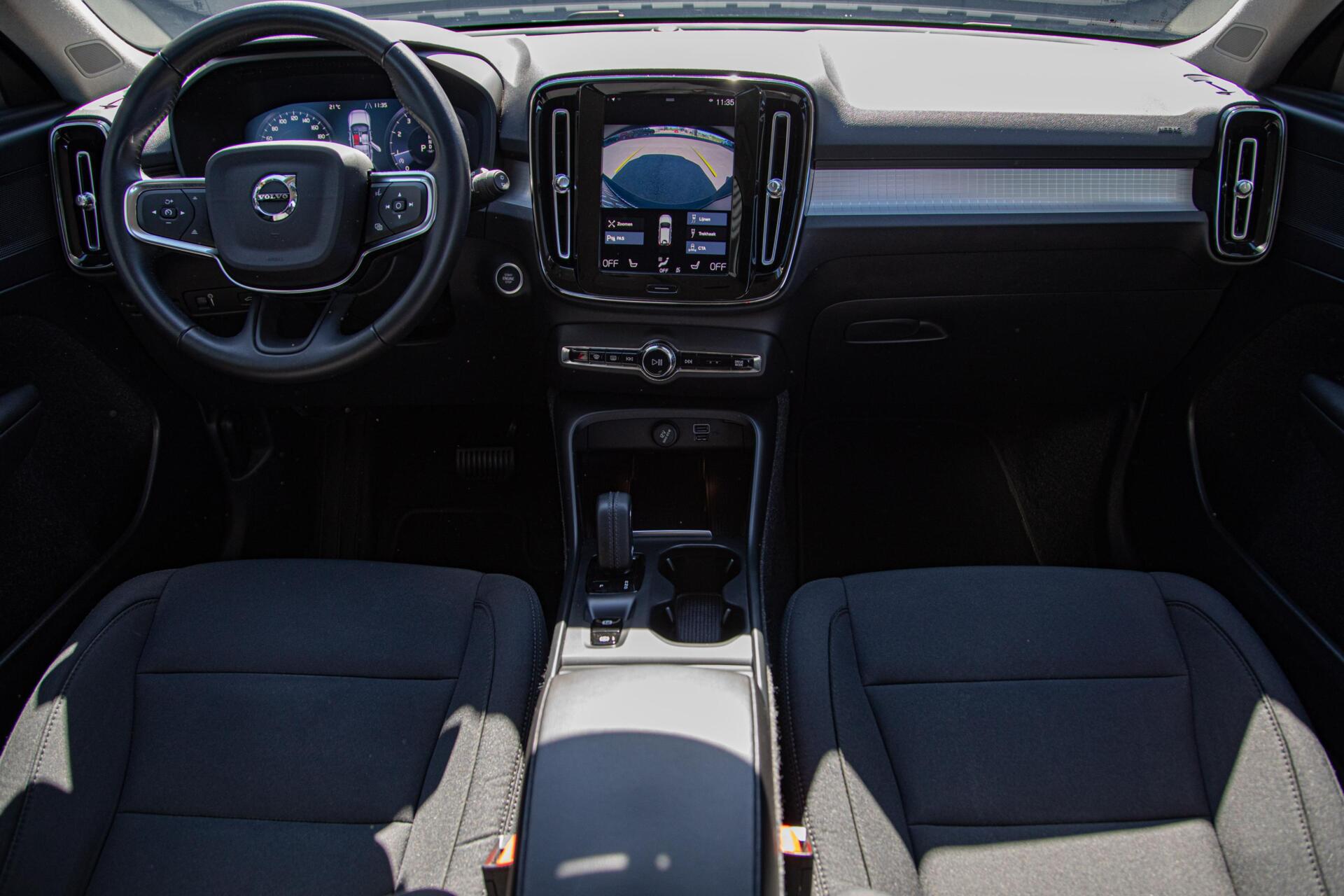 Volvo XC40 1.5 T3 Momentum Business Automaat Keyless Carplay Trekhaak