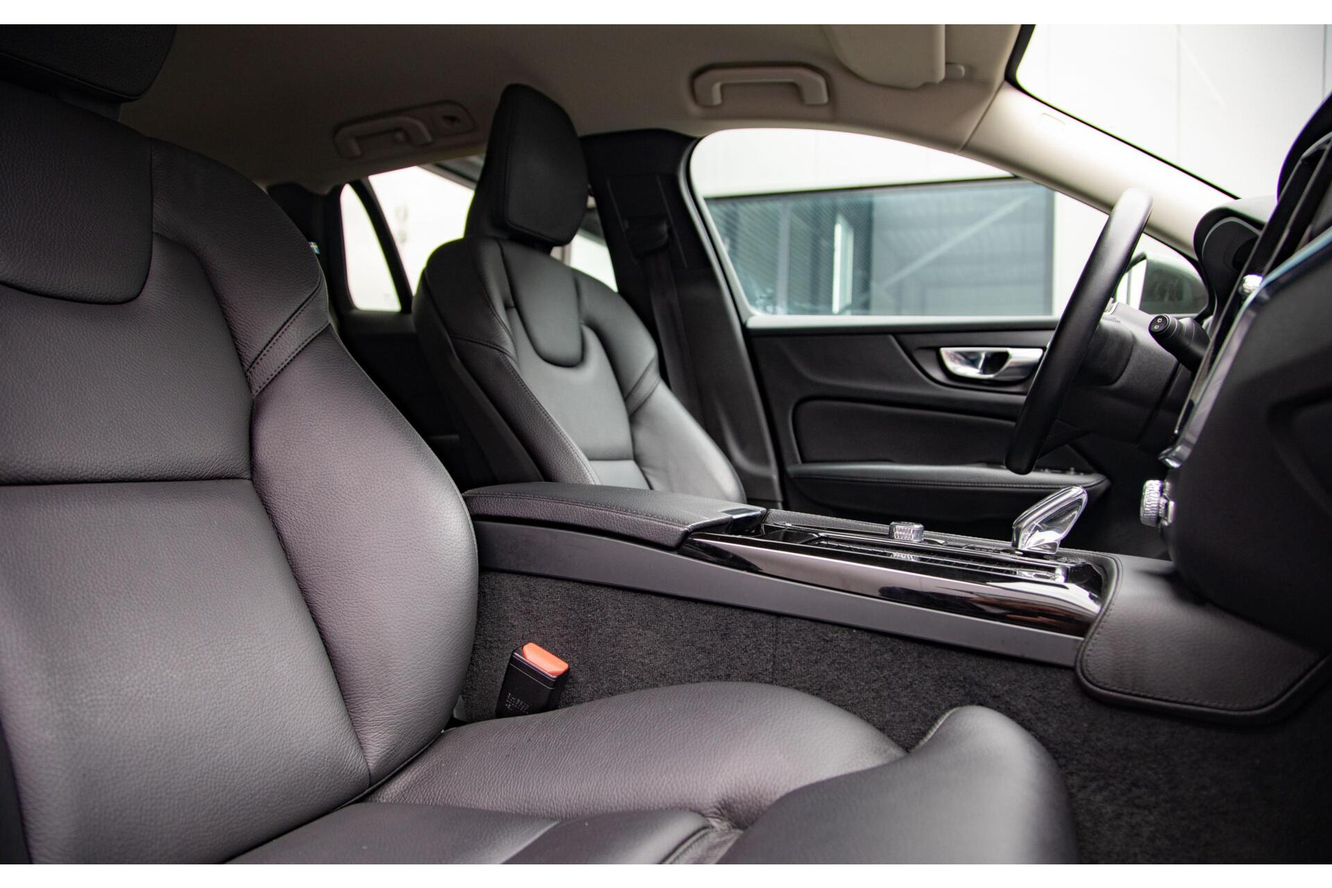 Volvo V60 2.0 T6 Recharge AWD Inscription Long Range|Carplay|Keyless