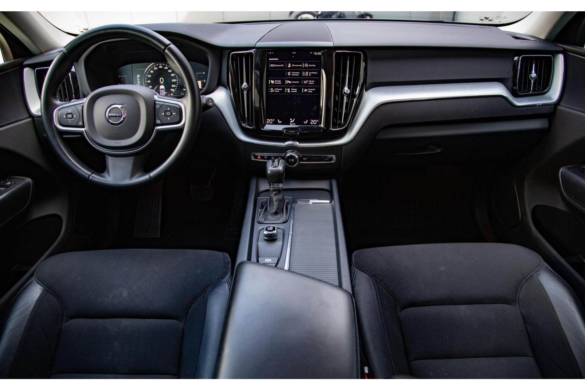 Volvo XC60 2.0 T5 AWD Momentum Trekhaak|Stoelverwarming|CarPlay