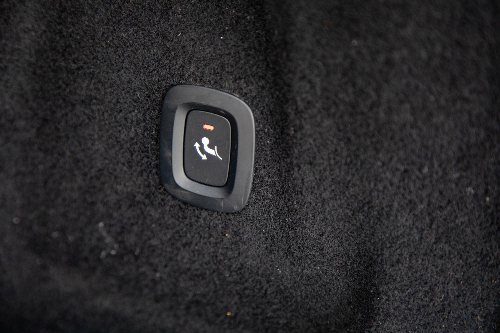 Volvo XC60 2.0 T5 AWD Momentum Trekhaak|Stoelverwarming|CarPlay