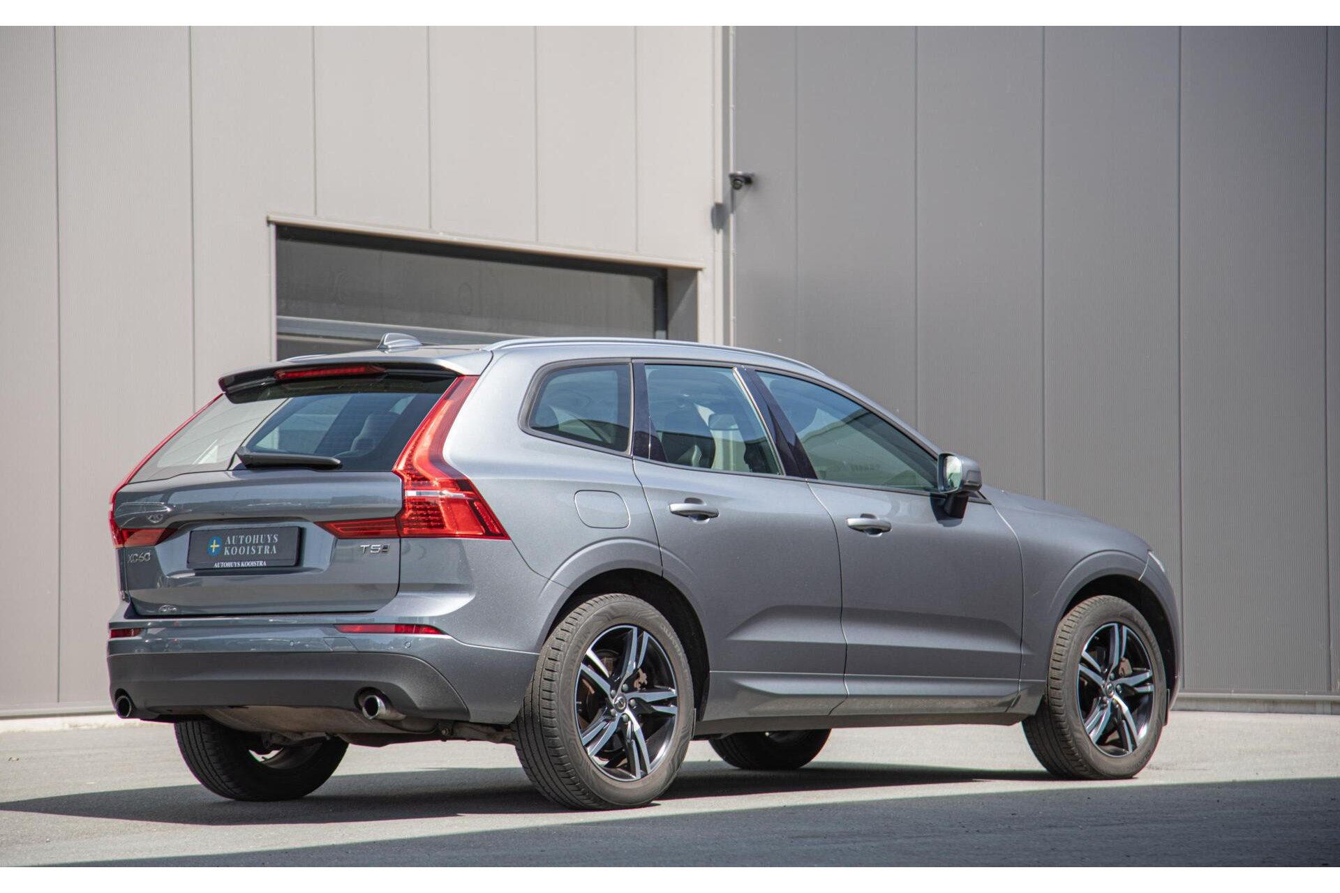 Volvo XC60 2.0 T5 AWD Momentum Trekhaak|Stoelverwarming|CarPlay