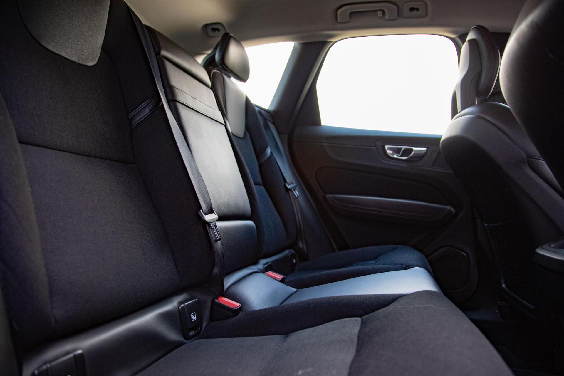 Volvo XC60 2.0 T5 AWD Momentum Trekhaak|Stoelverwarming|CarPlay