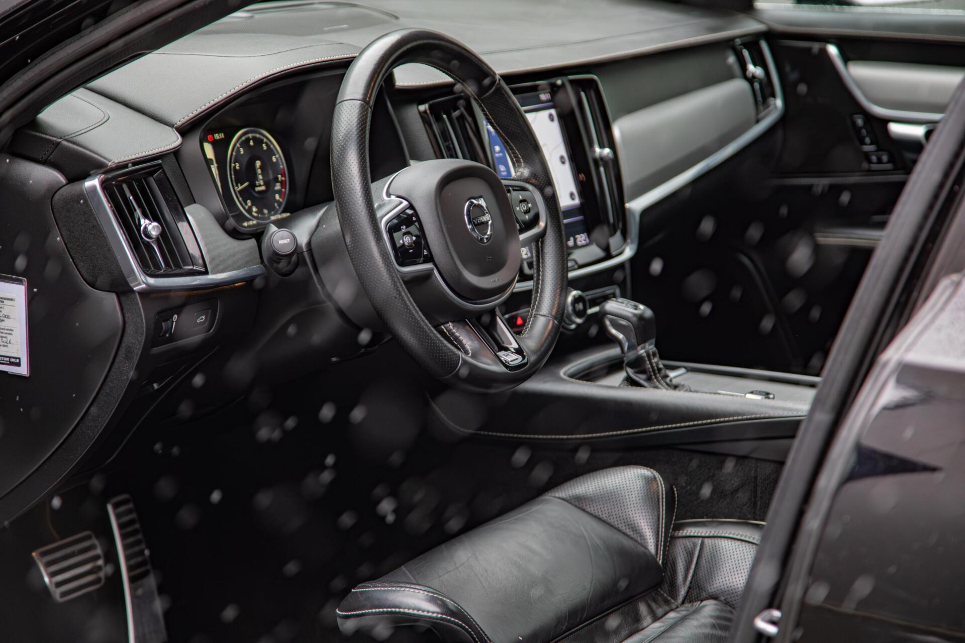 Volvo V90 2.0 T4 Business Sport 190PK|H/K Audio|Leer|Trekhaak|DAB+|LED
