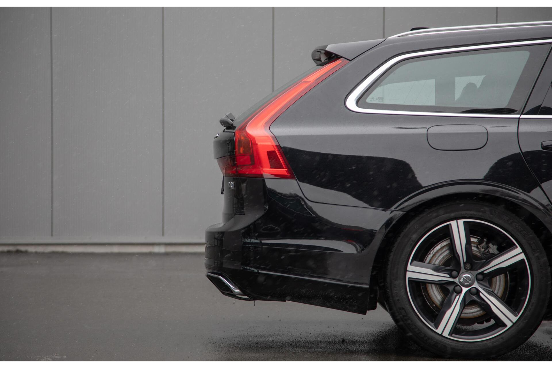 Volvo V90 2.0 T4 Business Sport 190PK|H/K Audio|Leer|Trekhaak|DAB+|LED