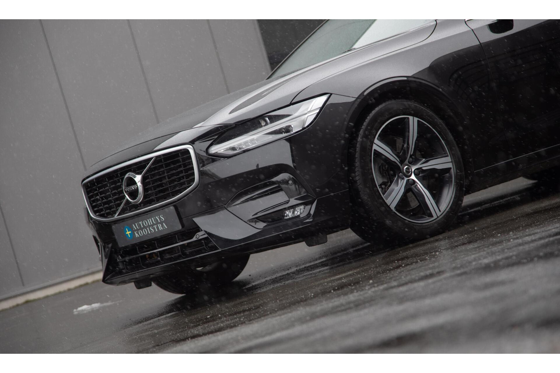 Volvo V90 2.0 T4 Business Sport 190PK|H/K Audio|Leer|Trekhaak|DAB+|LED