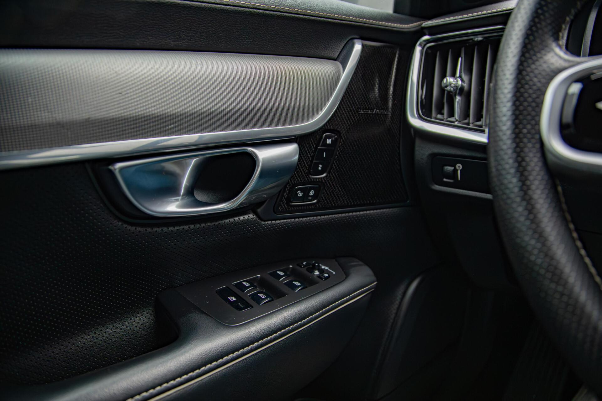 Volvo V90 2.0 T4 Business Sport 190PK|H/K Audio|Leer|Trekhaak|DAB+|LED