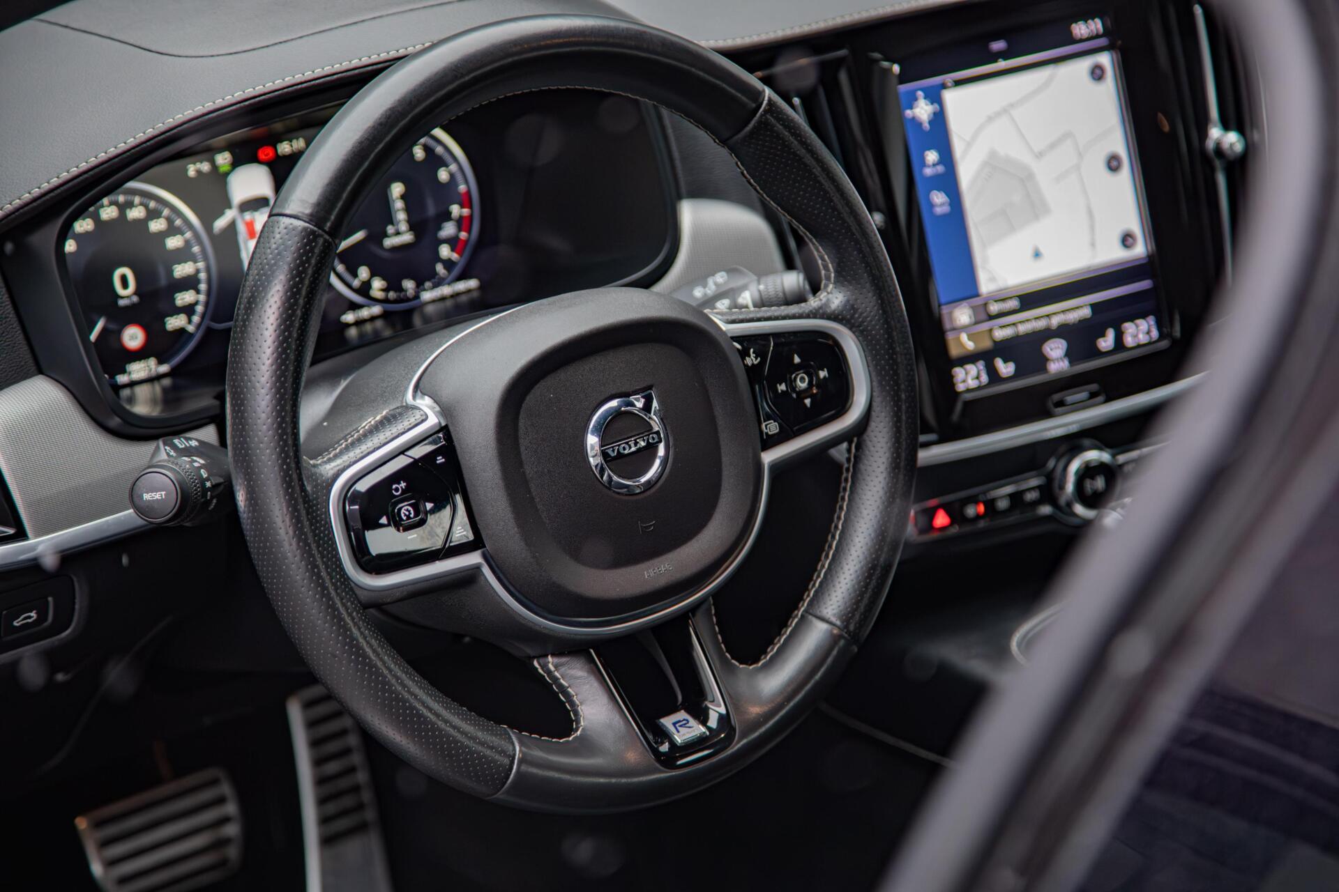Volvo V90 2.0 T4 Business Sport 190PK|H/K Audio|Leer|Trekhaak|DAB+|LED