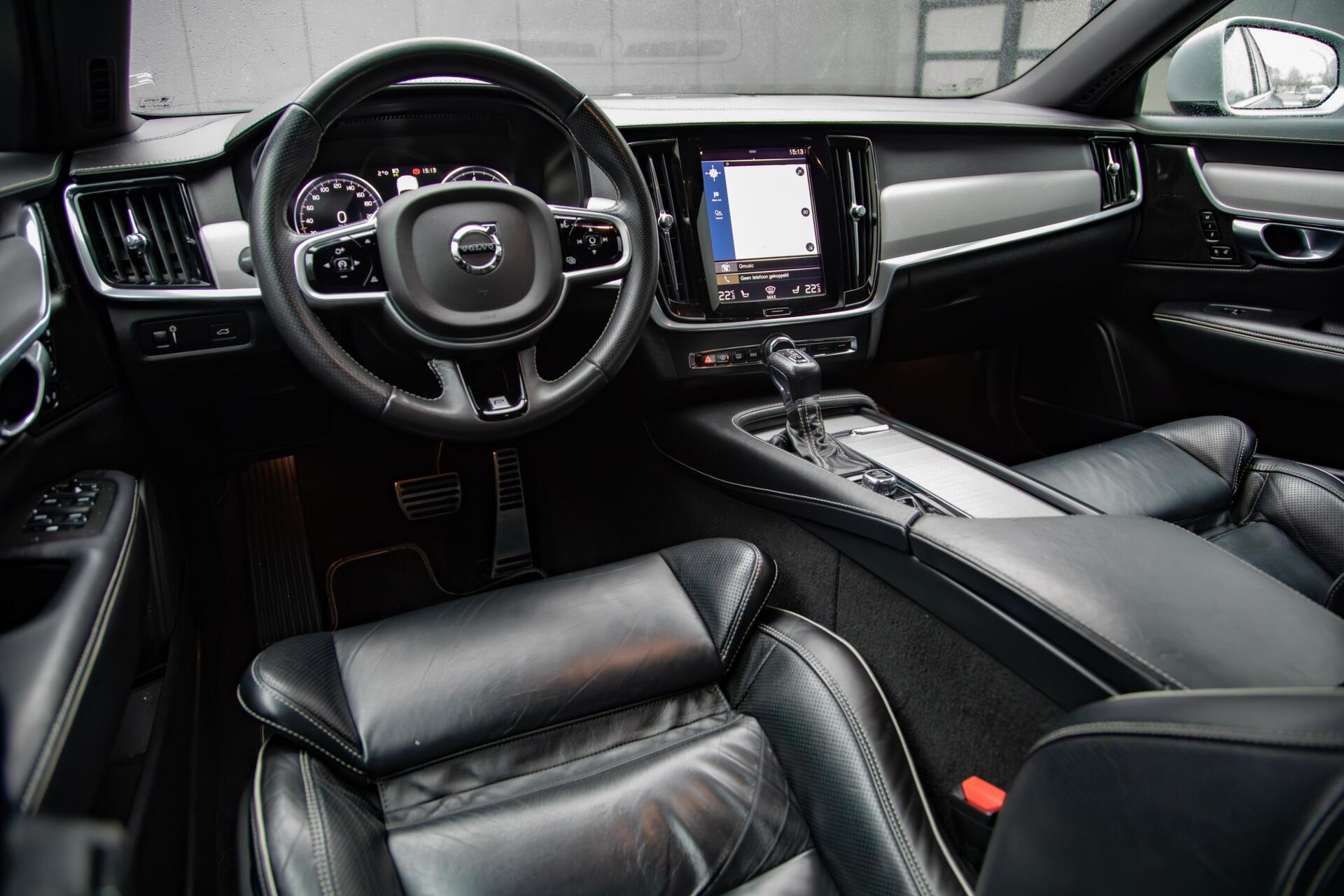 Volvo V90 2.0 T4 Business Sport 190PK|H/K Audio|Leer|Trekhaak|DAB+|LED