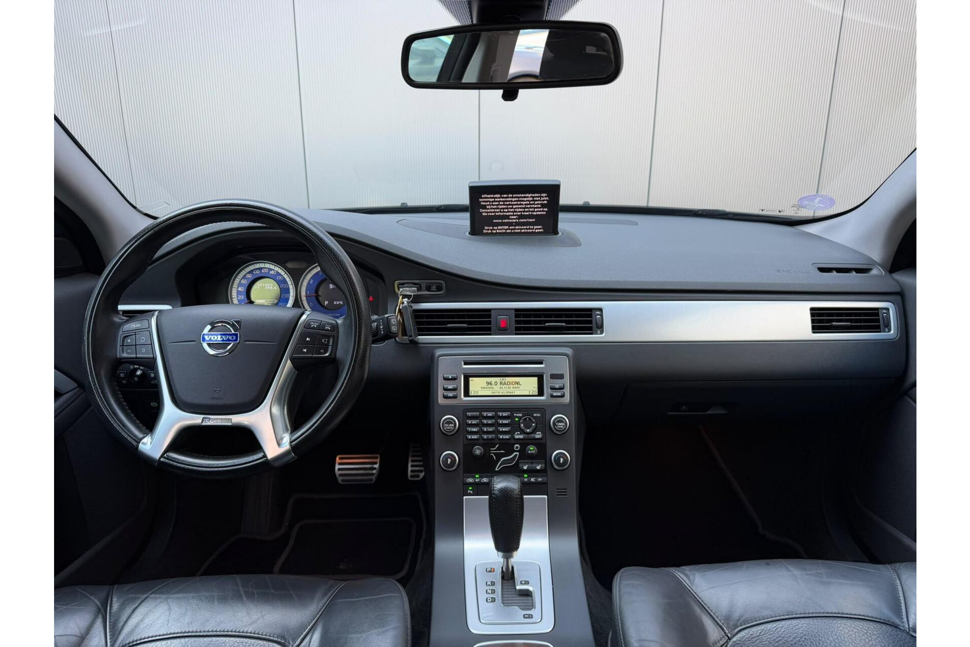 Volvo V70 2.0T R-Design Trekhaak|Automaat|Leer|