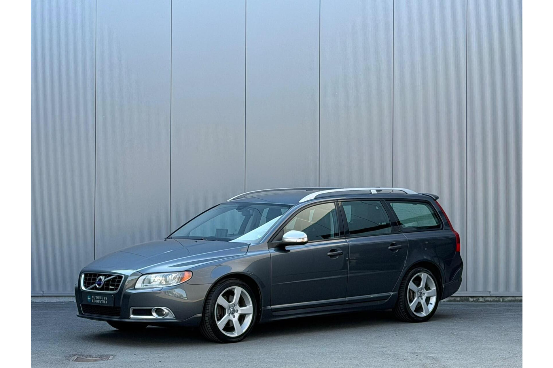 Volvo V70 2.0T R-Design Trekhaak|Automaat|Leer|