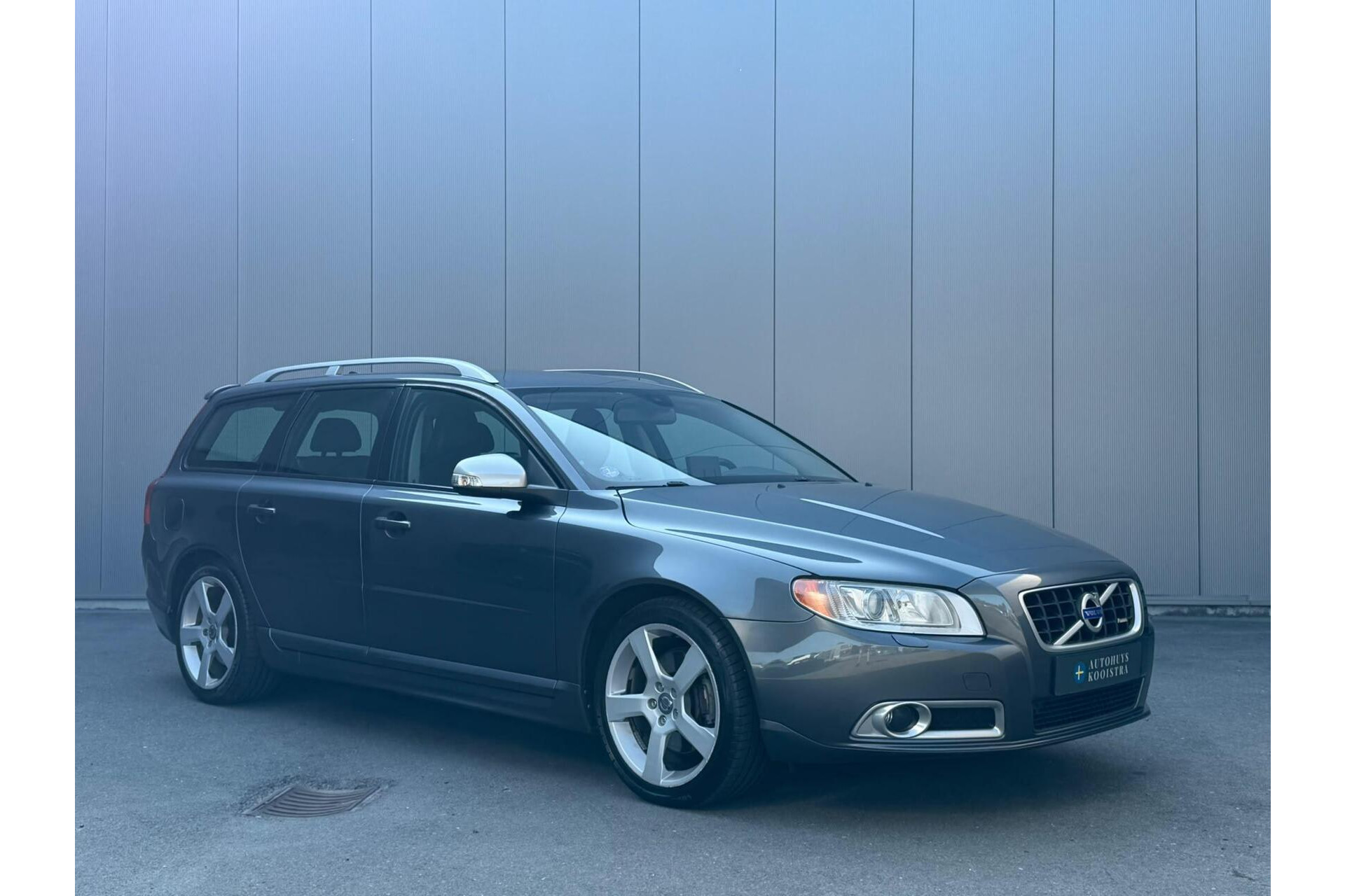 Volvo V70 2.0T R-Design Trekhaak|Automaat|Leer|
