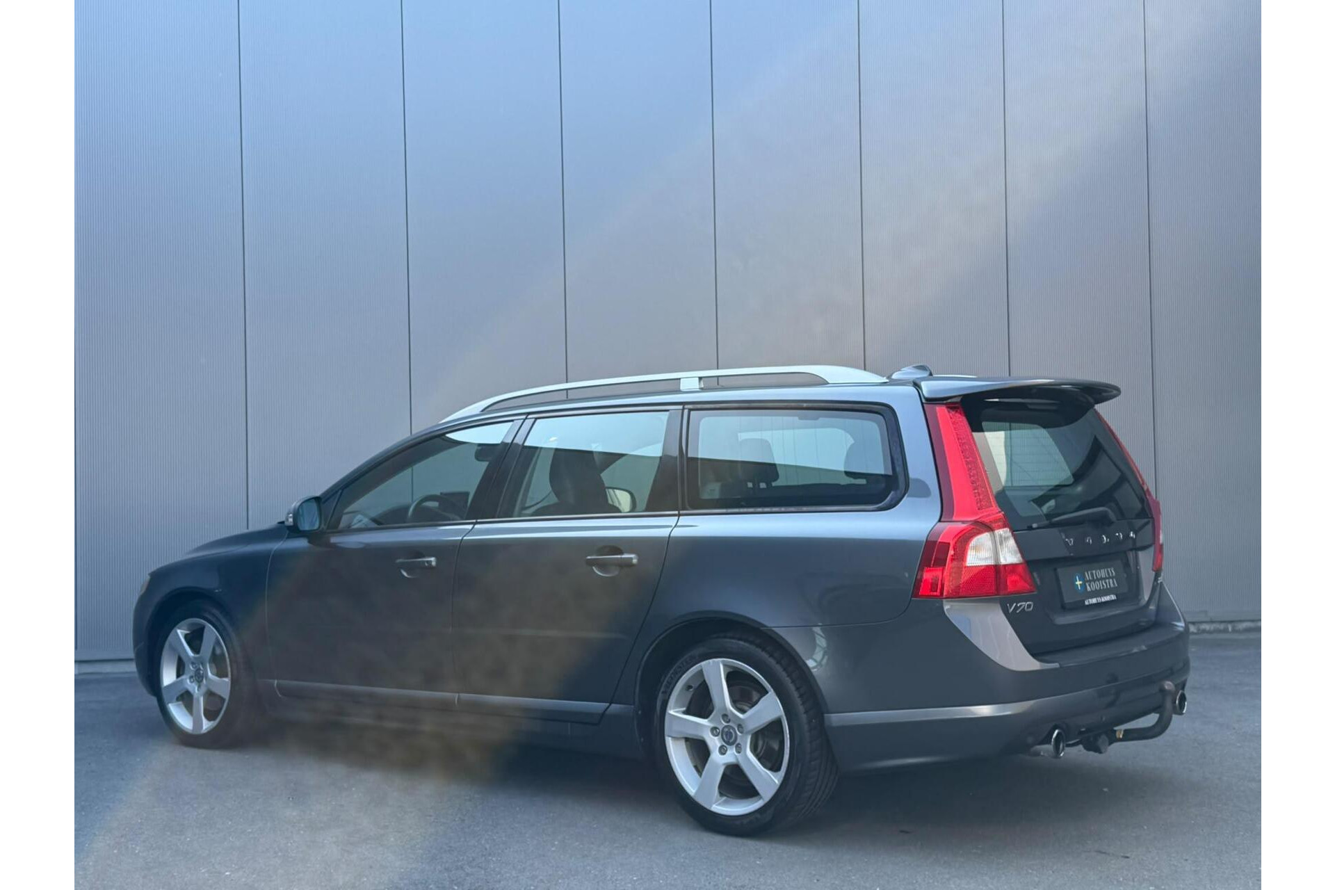 Volvo V70 2.0T R-Design Trekhaak|Automaat|Leer|
