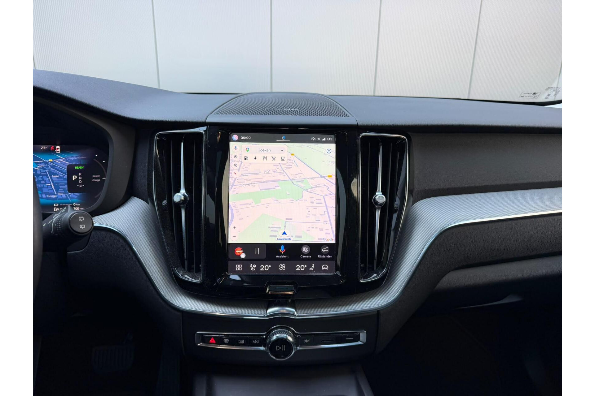 Volvo XC60 2.0 T6 Plug-in hybrid AWD Plus Dark Panorama|H/K Audio|Keyless