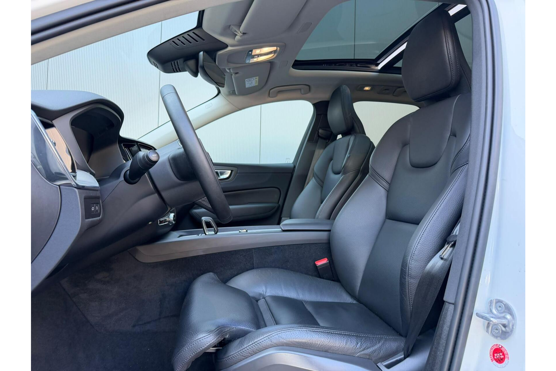Volvo XC60 2.0 T6 Plug-in hybrid AWD Plus Dark Panorama|H/K Audio|Keyless