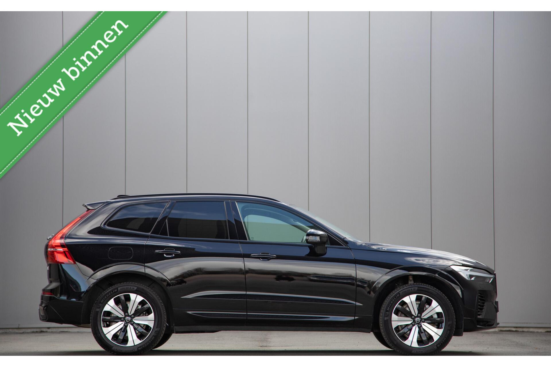 Volvo XC60 2.0 T6 Plug-in hybrid AWD Plus Dark Panorama|H/K Audio|