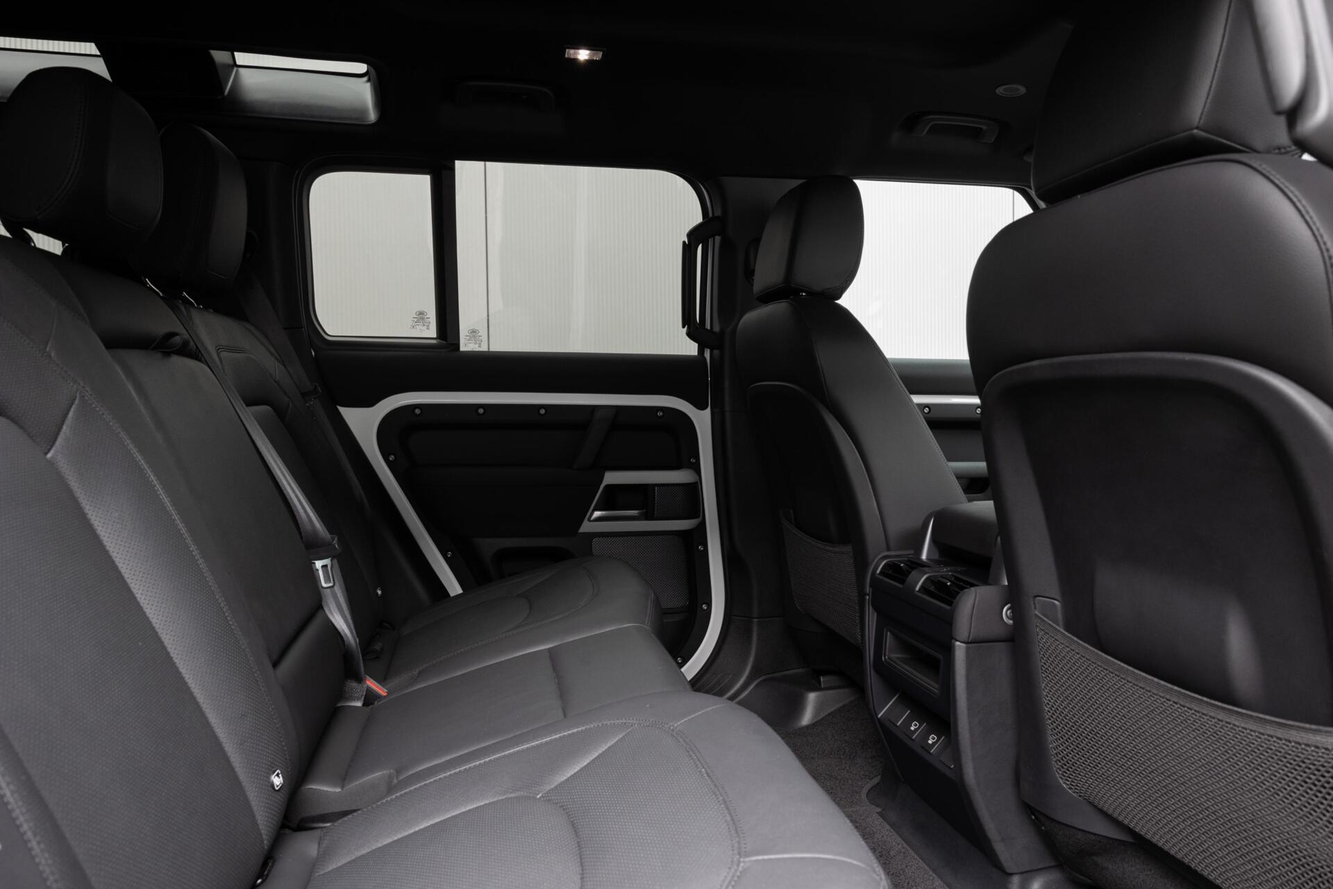 Land Rover Defender 3.0 D250 110 MHEV SE
