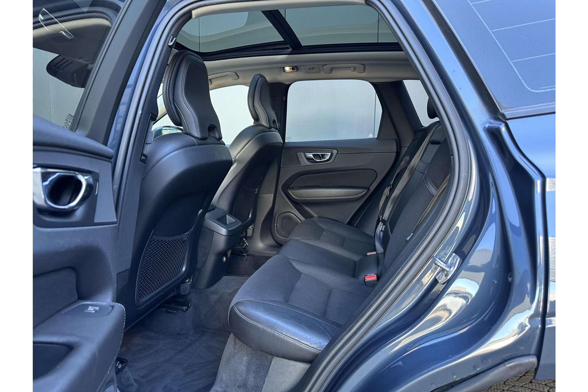 Volvo XC60 2.0 D4 Momentum Panorama|Export|Ex. BPM