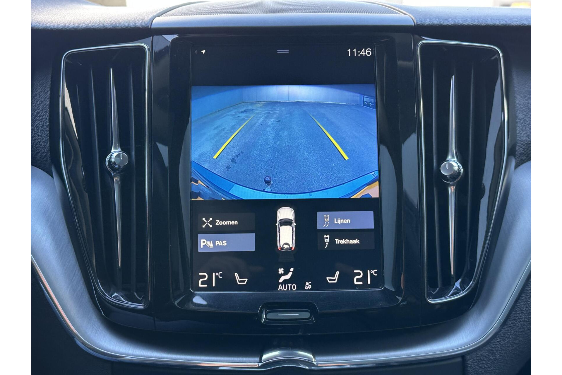 Volvo XC60 2.0 D4 Momentum Panorama|Export|Ex. BPM