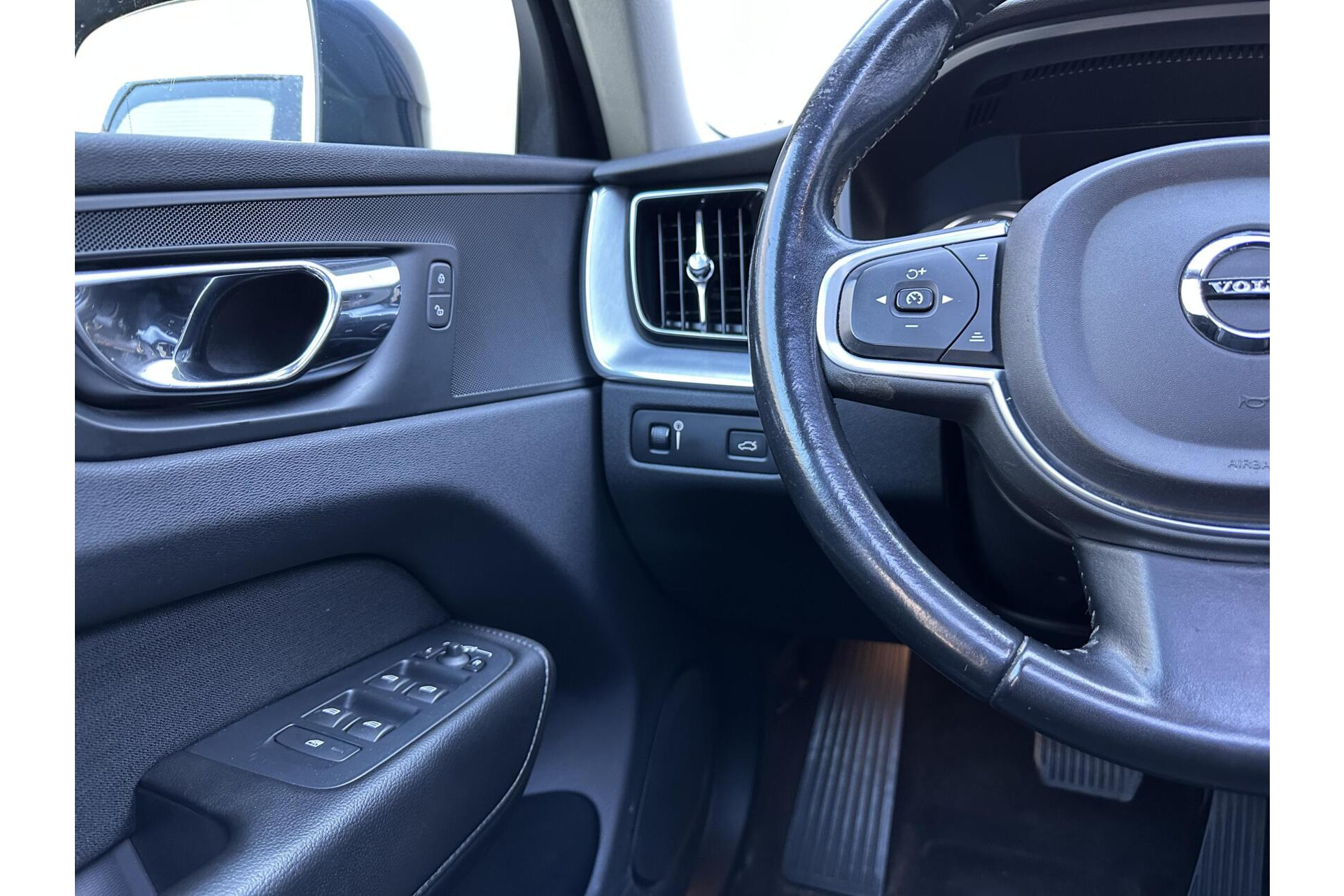 Volvo XC60 2.0 D4 Momentum Panorama|Export|Ex. BPM