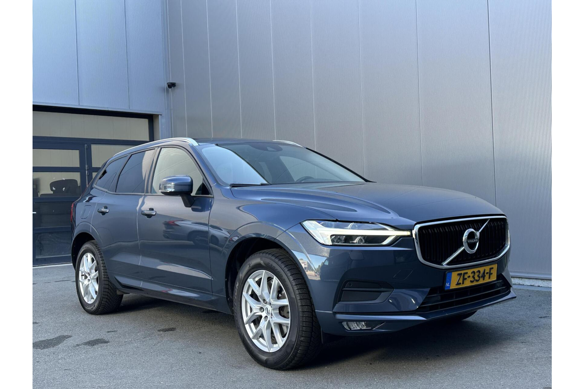 Volvo XC60 2.0 D4 Momentum Panorama|Export|Ex. BPM