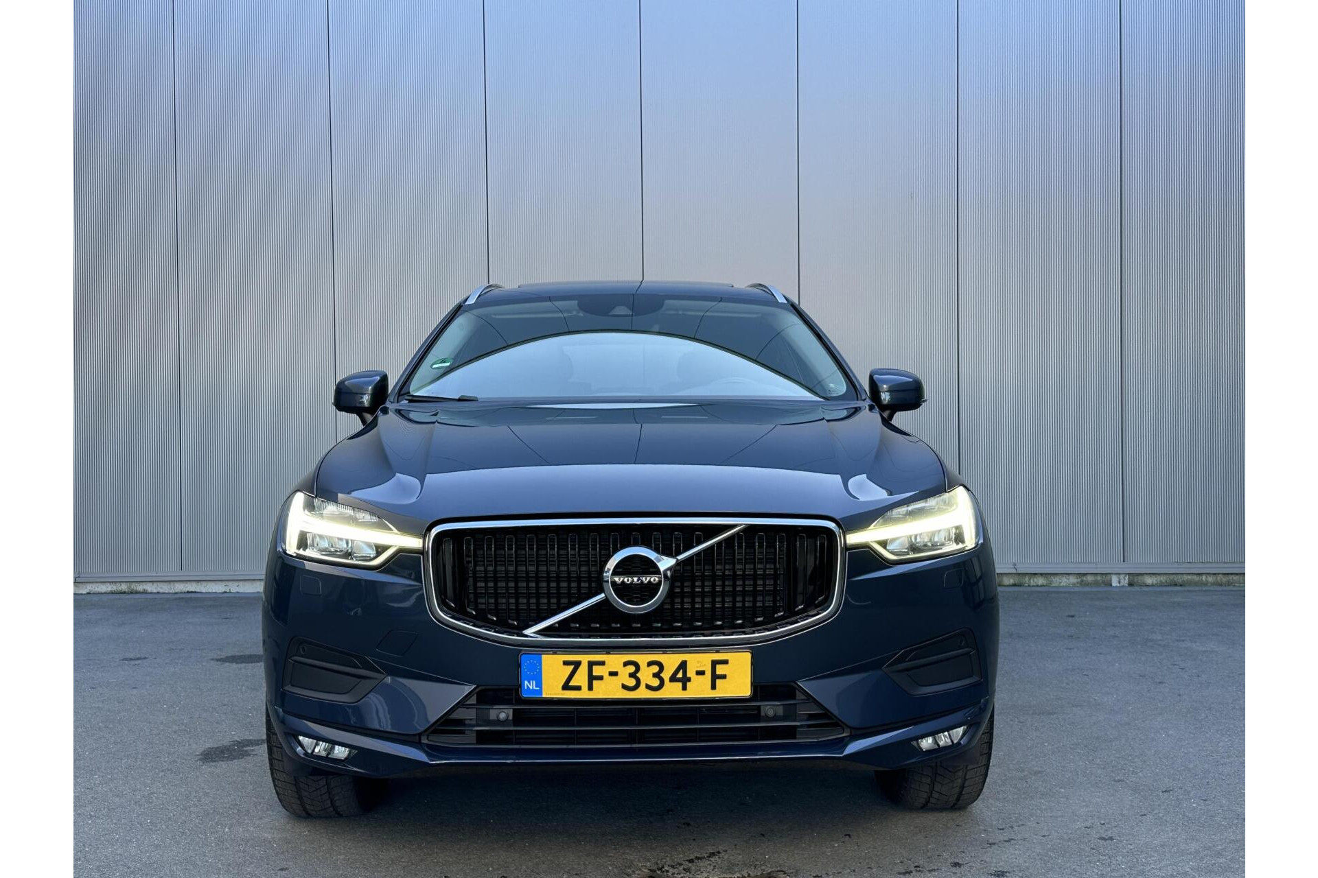 Volvo XC60 2.0 D4 Momentum Panorama|Export|Ex. BPM